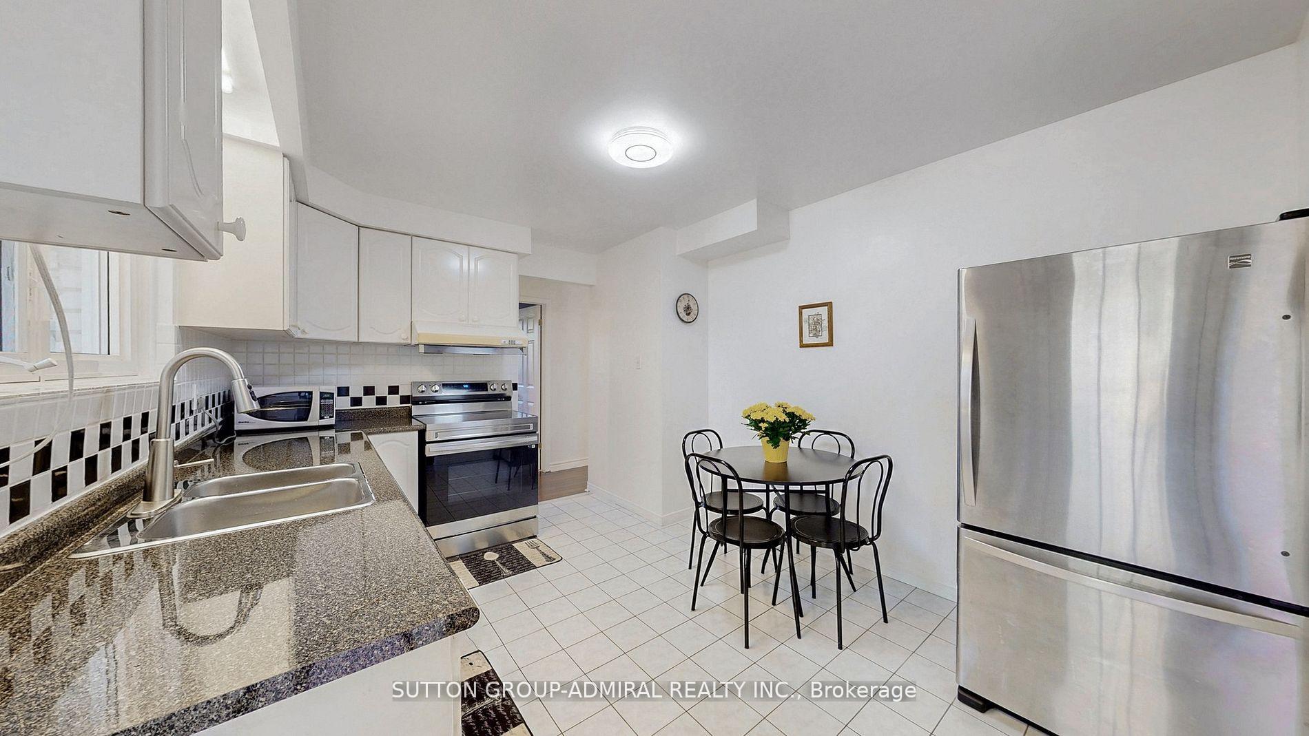 Photo 12 of 62 Shieldmark Crescent, Markham, Royal Orchard — HOMEH