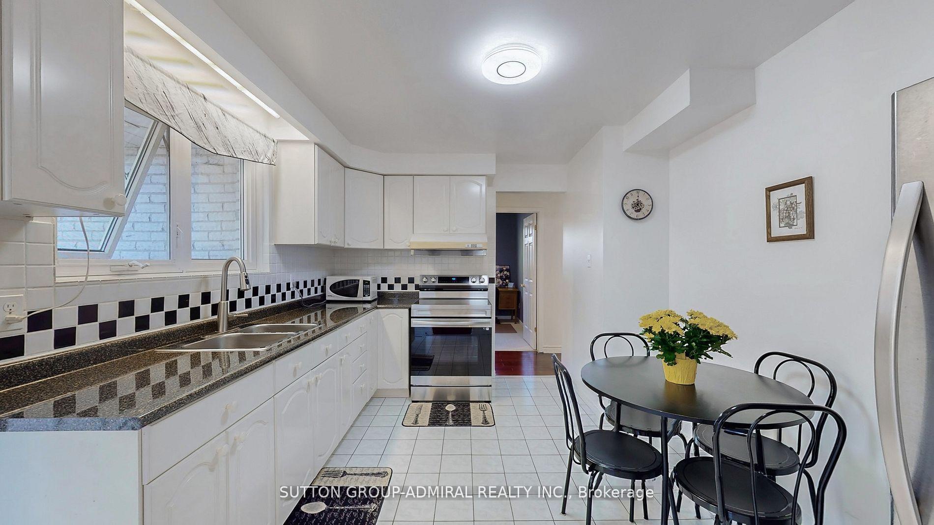 Photo 13 of 62 Shieldmark Crescent, Markham, Royal Orchard — HOMEH