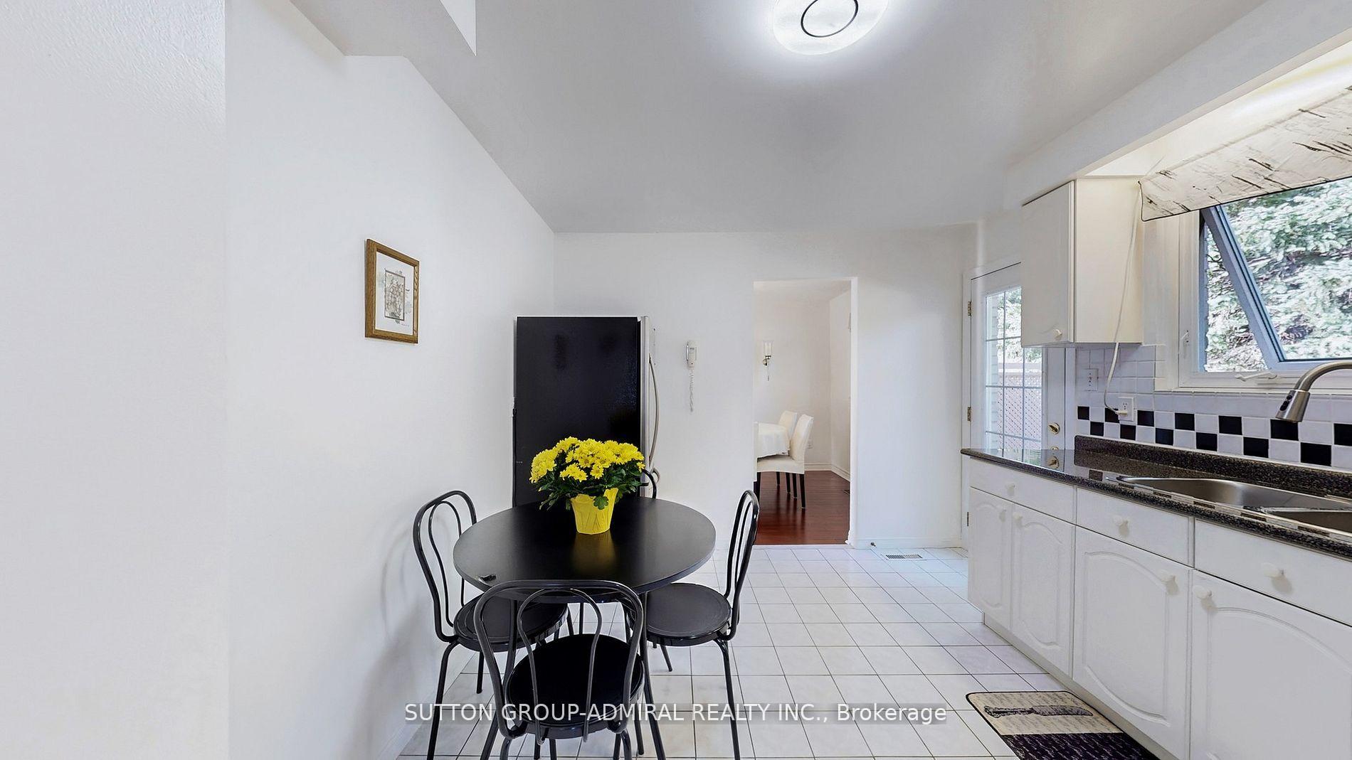 Photo 15 of 62 Shieldmark Crescent, Markham, Royal Orchard — HOMEH