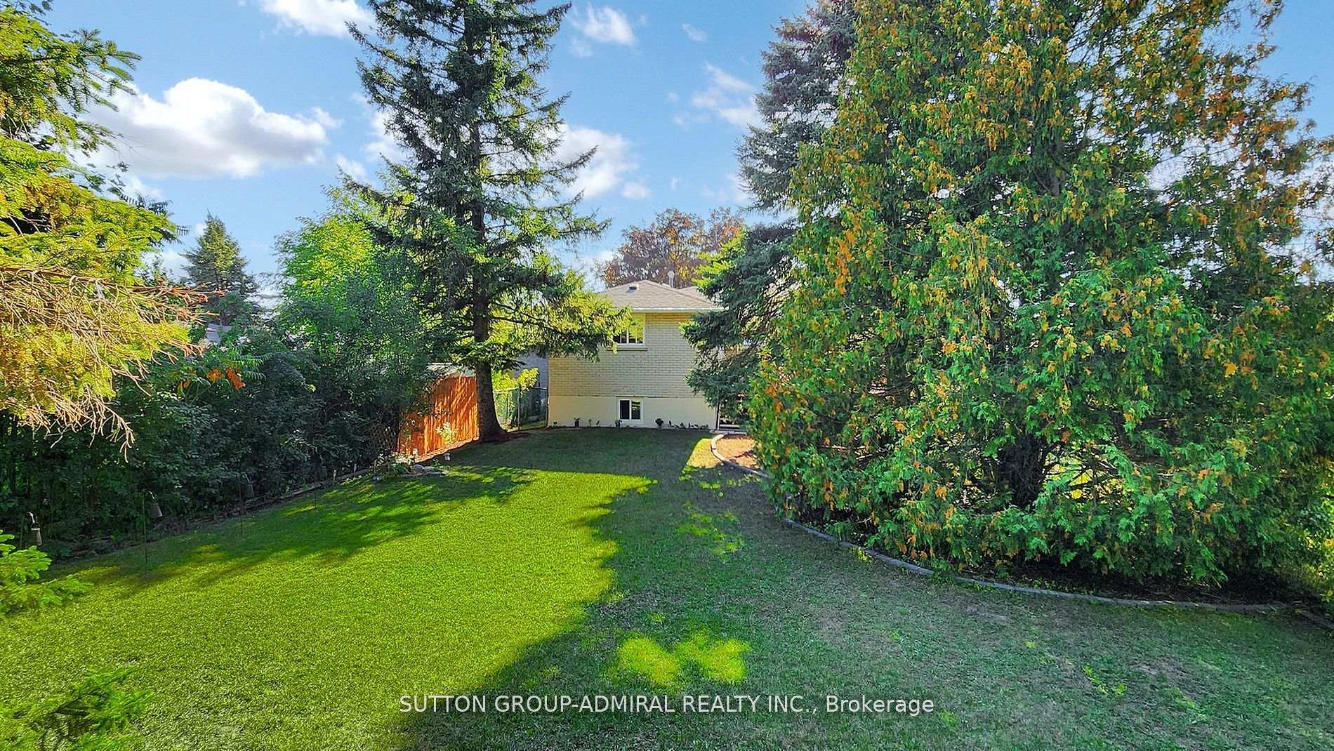 Photo 45 of 62 Shieldmark Crescent, Markham, Royal Orchard — HOMEH