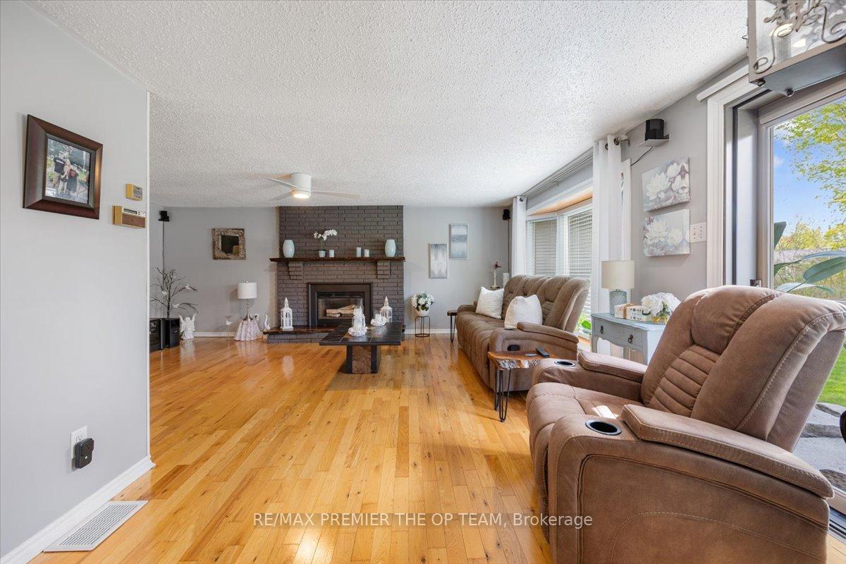 Photo 10 of 1999 Mountbatten Avenue, Innisfil, Alcona — HOMEH