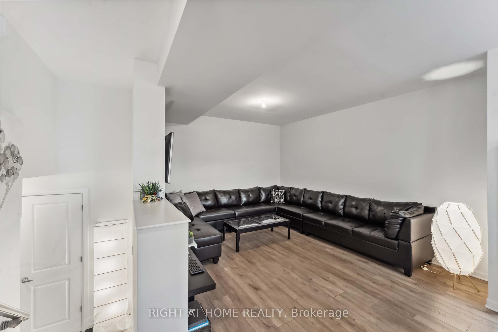 Photo 2 of 167 Attwell Private, Ottawa, Kanata - Morgan's Grant/South March — HOMEH