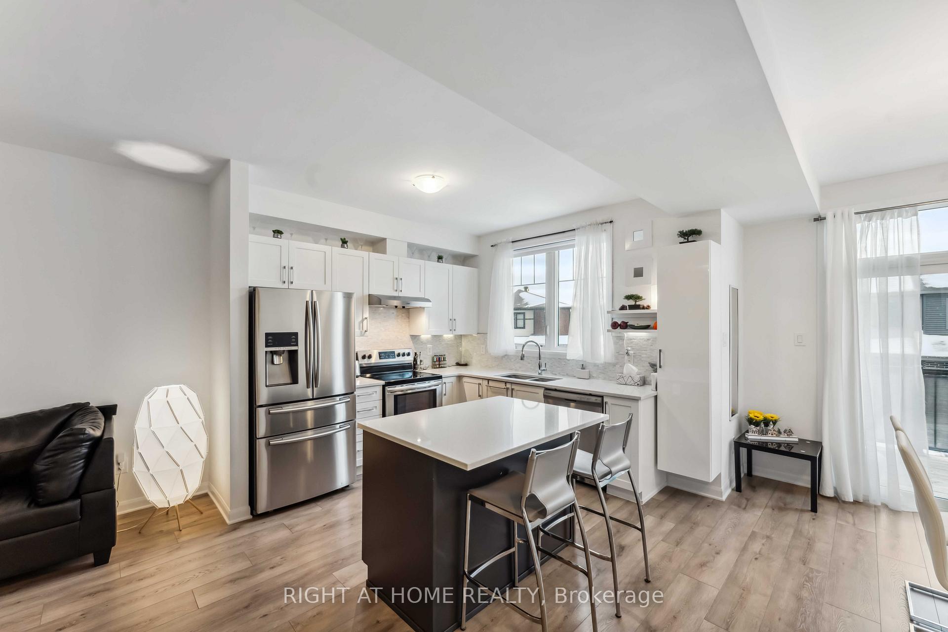 Photo 6 of 167 Attwell Private, Ottawa, Kanata - Morgan's Grant/South March — HOMEH