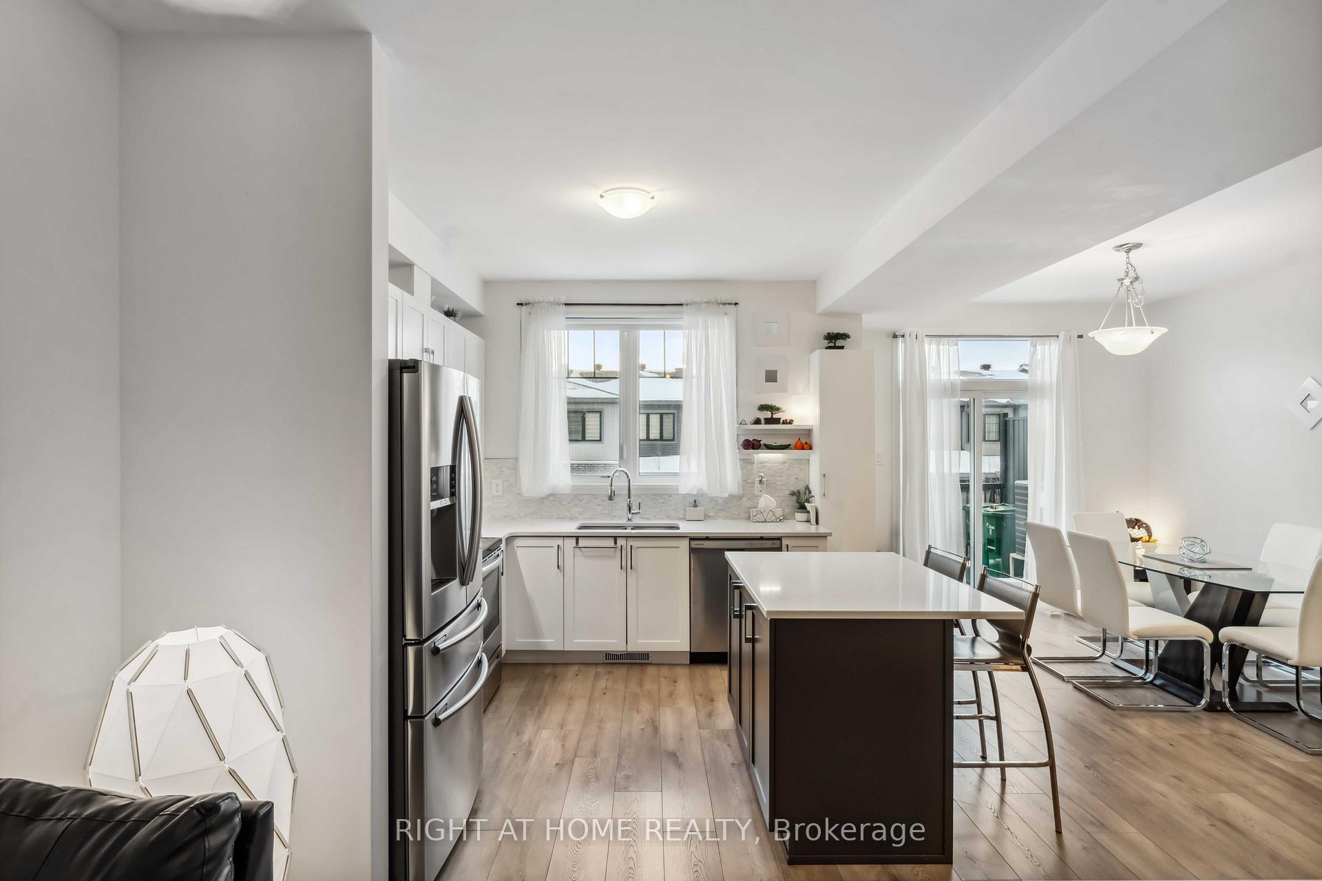 Photo 9 of 167 Attwell Private, Ottawa, Kanata - Morgan's Grant/South March — HOMEH
