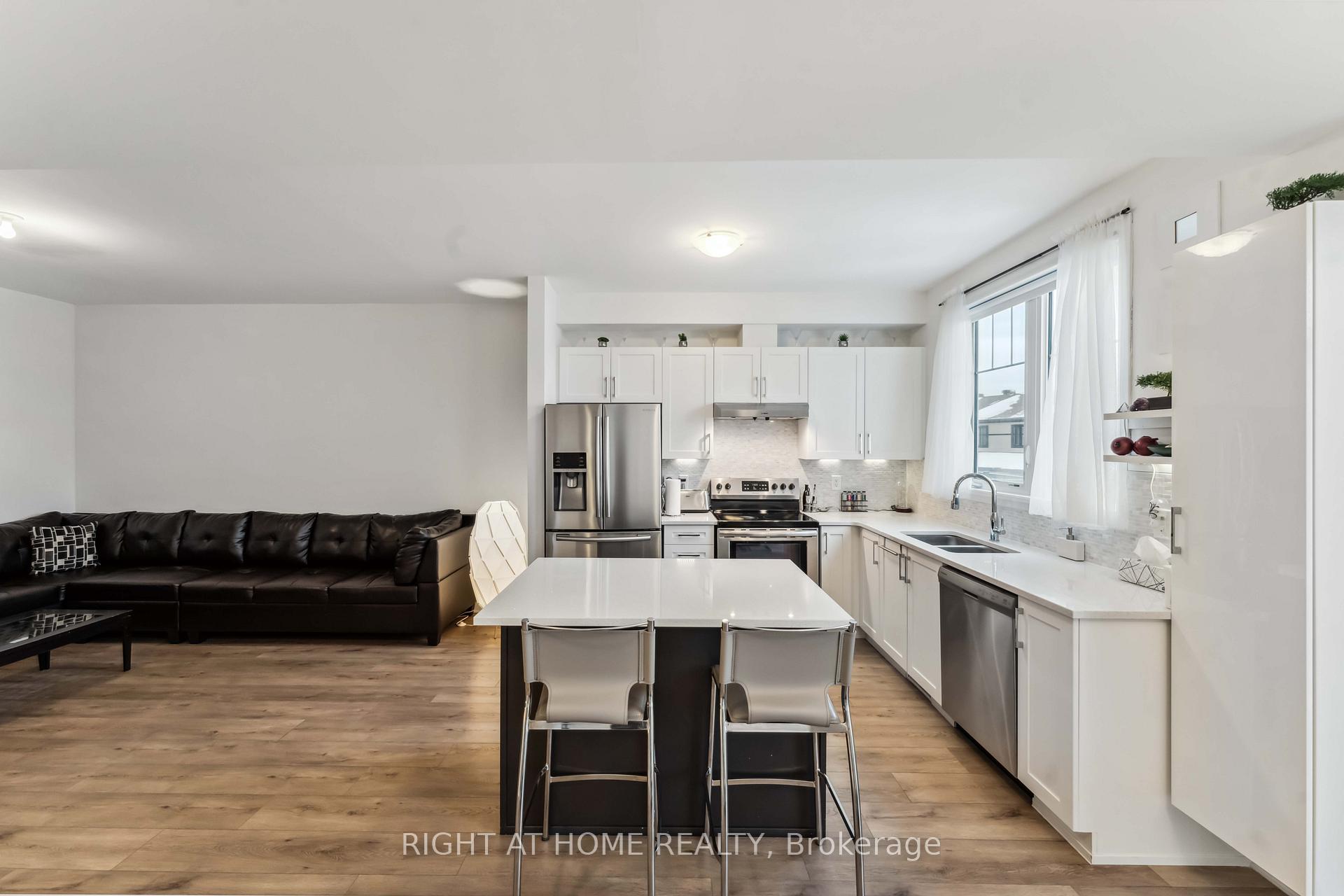 Photo 12 of 167 Attwell Private, Ottawa, Kanata - Morgan's Grant/South March — HOMEH