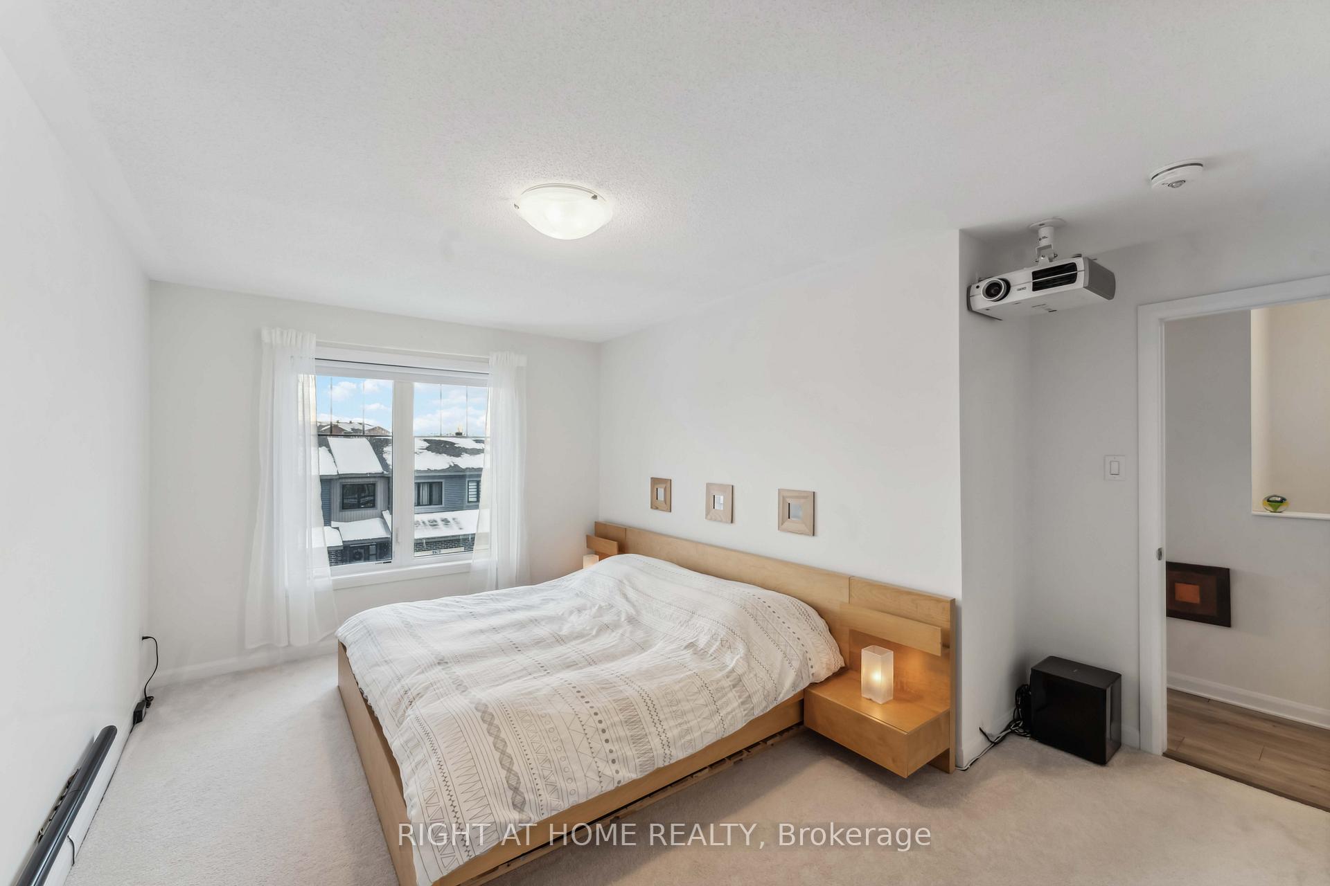 Photo 15 of 167 Attwell Private, Ottawa, Kanata - Morgan's Grant/South March — HOMEH