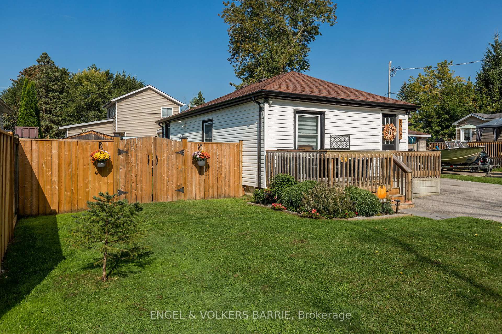 Photo 1 of 1068 Emily Street, Innisfil, Rural Innisfil — HOMEH