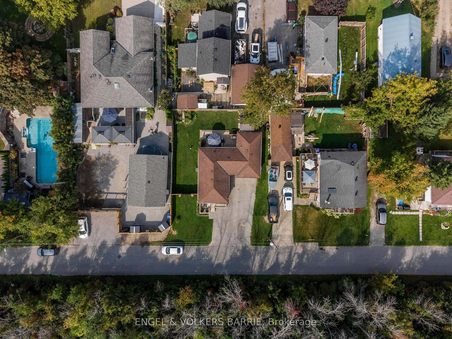 Photo 18 of 1068 Emily Street, Innisfil, Rural Innisfil — HOMEH