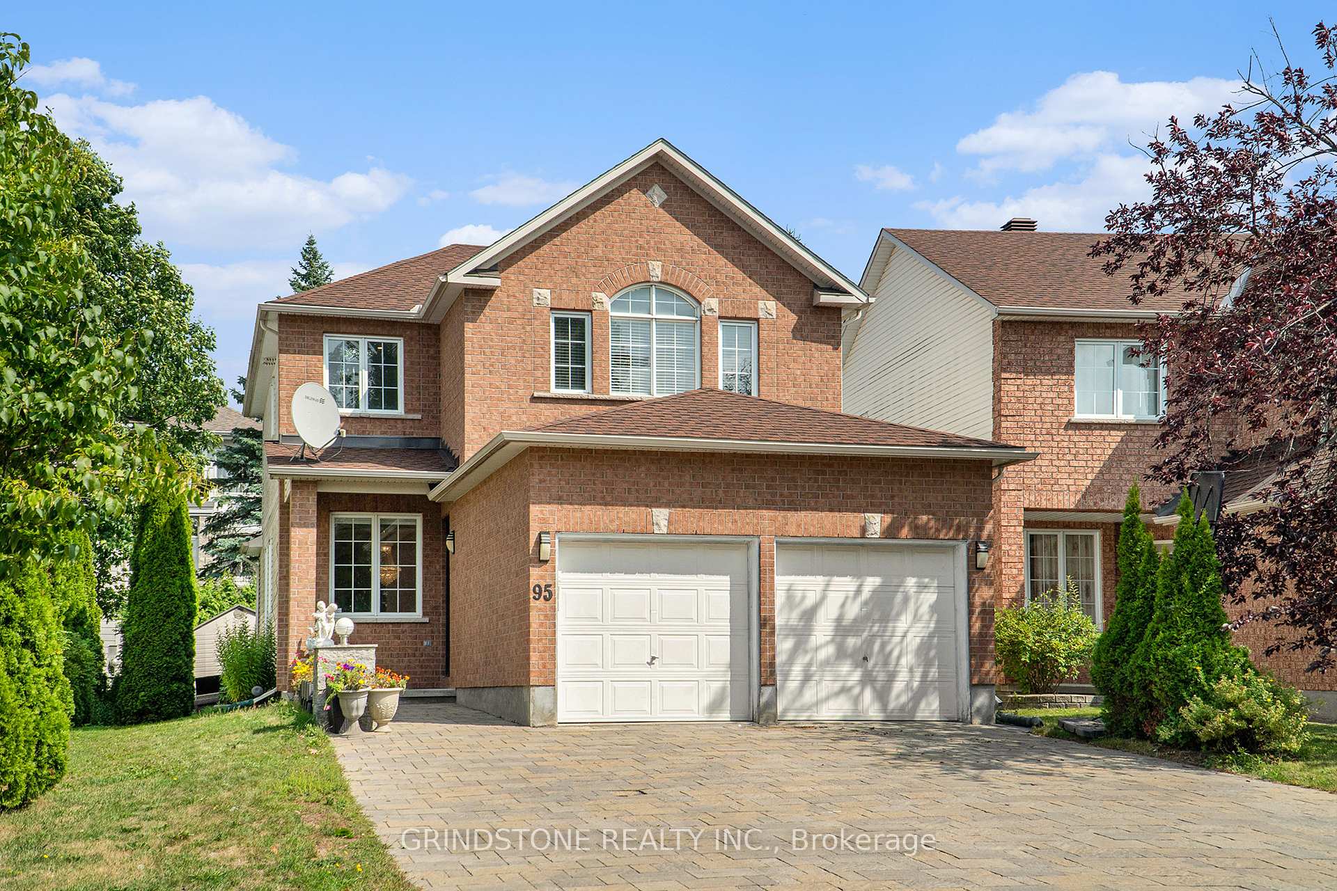Front of 95 Evanshen Crescent