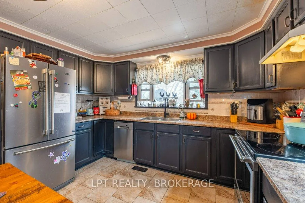 Photo 4 of 3939 Howes Road, Kingston, City North of 401 — HOMEH
