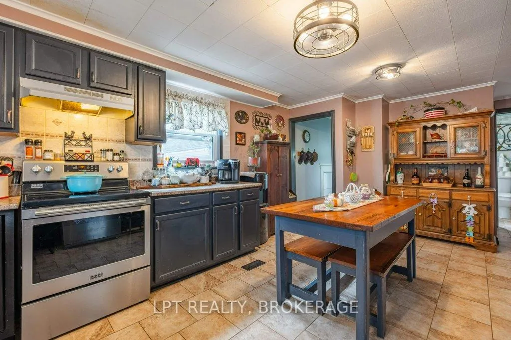 Photo 8 of 3939 Howes Road, Kingston, City North of 401 — HOMEH