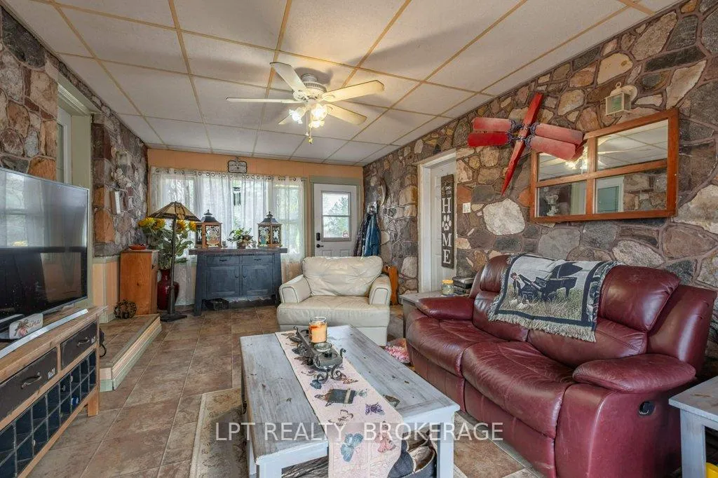 Photo 16 of 3939 Howes Road, Kingston, City North of 401 — HOMEH