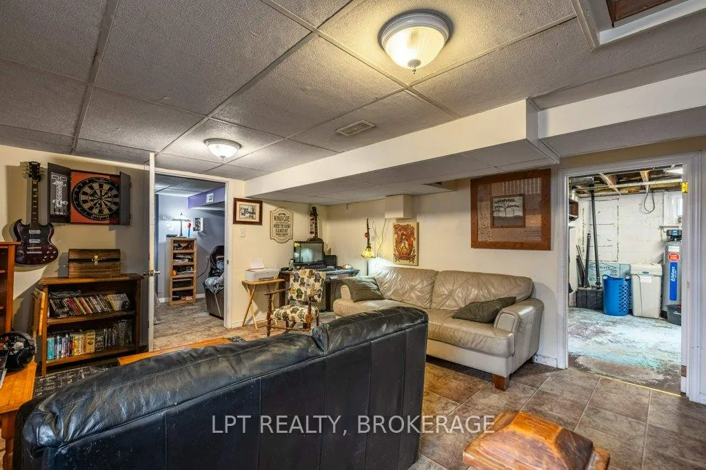 Photo 19 of 3939 Howes Road, Kingston, City North of 401 — HOMEH