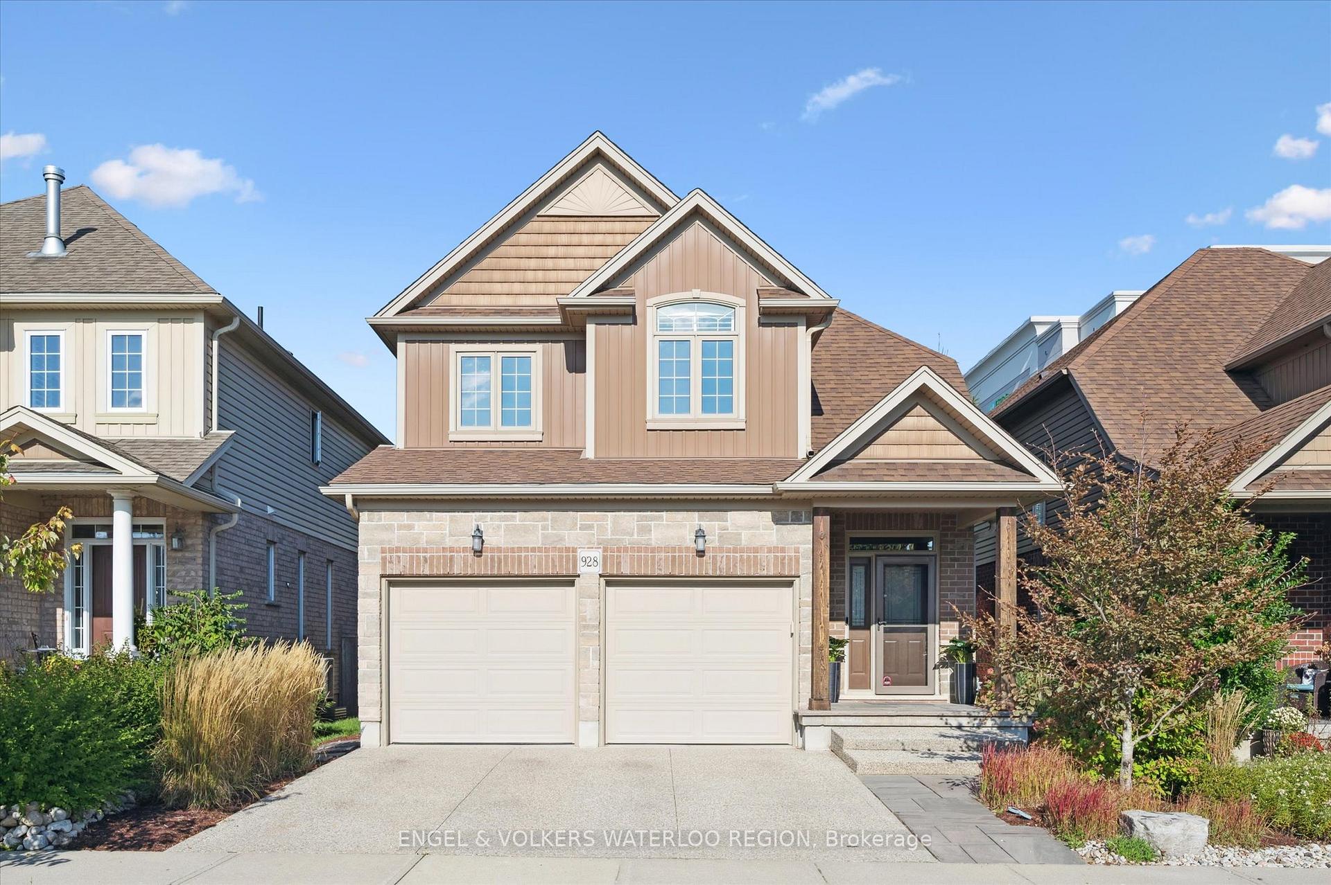 Front of 928 Pioneer Grove Court