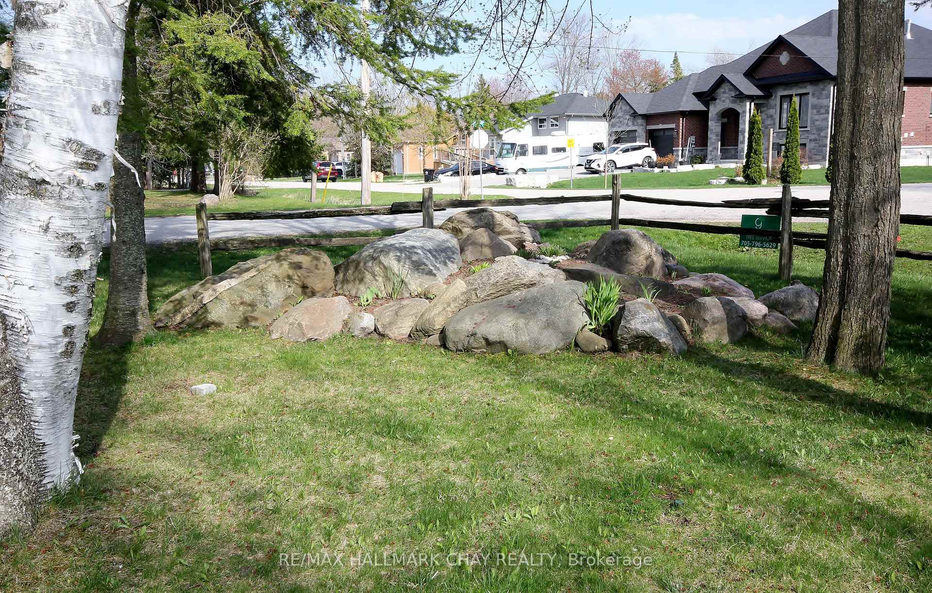 Photo 3 of 700 James Street, Innisfil, Alcona — HOMEH