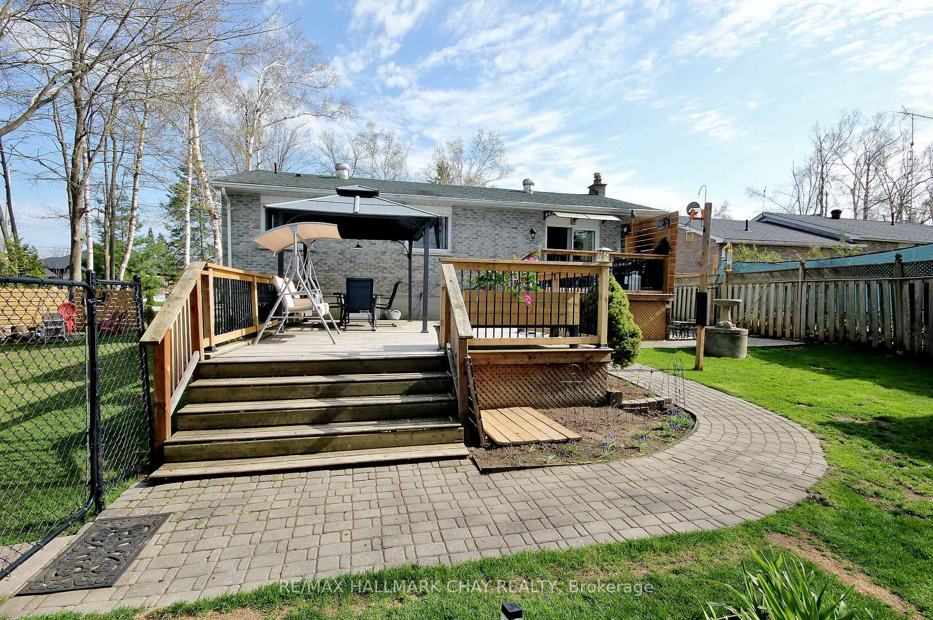 Photo 6 of 700 James Street, Innisfil, Alcona — HOMEH
