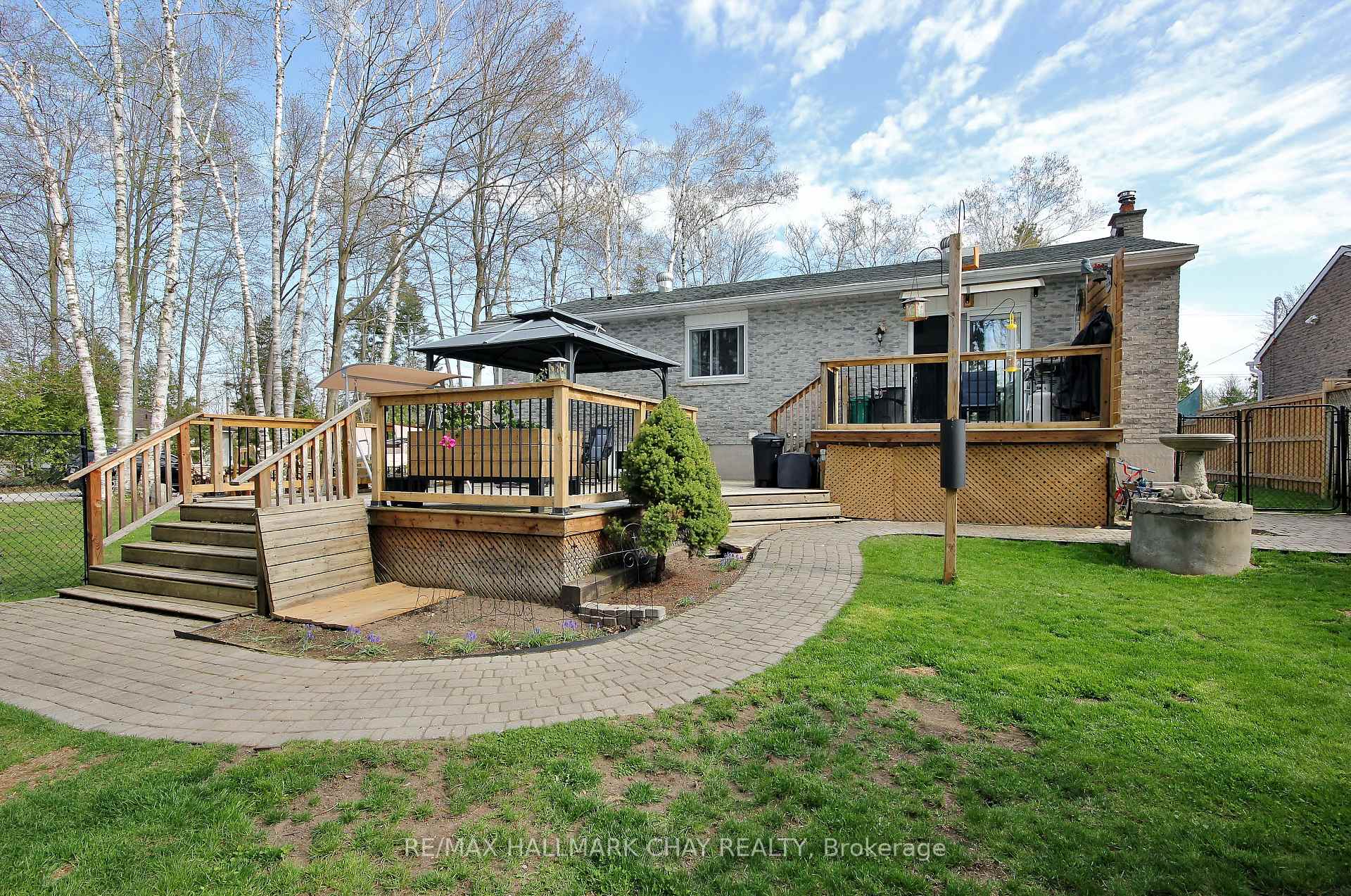 Photo 7 of 700 James Street, Innisfil, Alcona — HOMEH