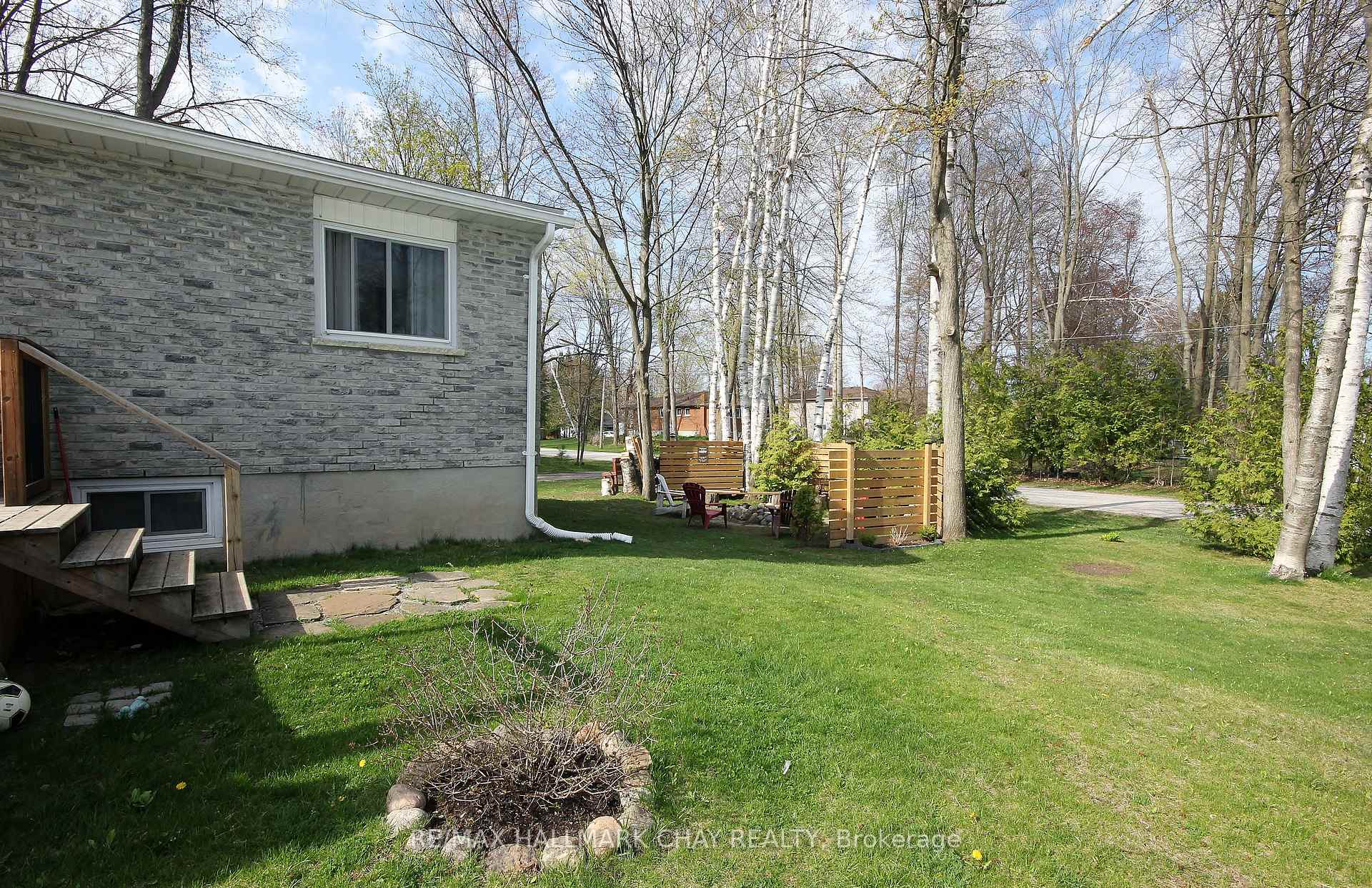 Photo 10 of 700 James Street, Innisfil, Alcona — HOMEH