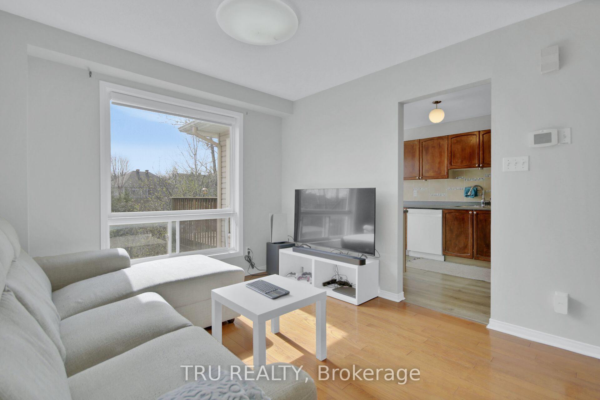 Photo 8 of 33 Highmont Court, Ottawa, Kanata - Kanata Lakes/Heritage Hills — HOMEH
