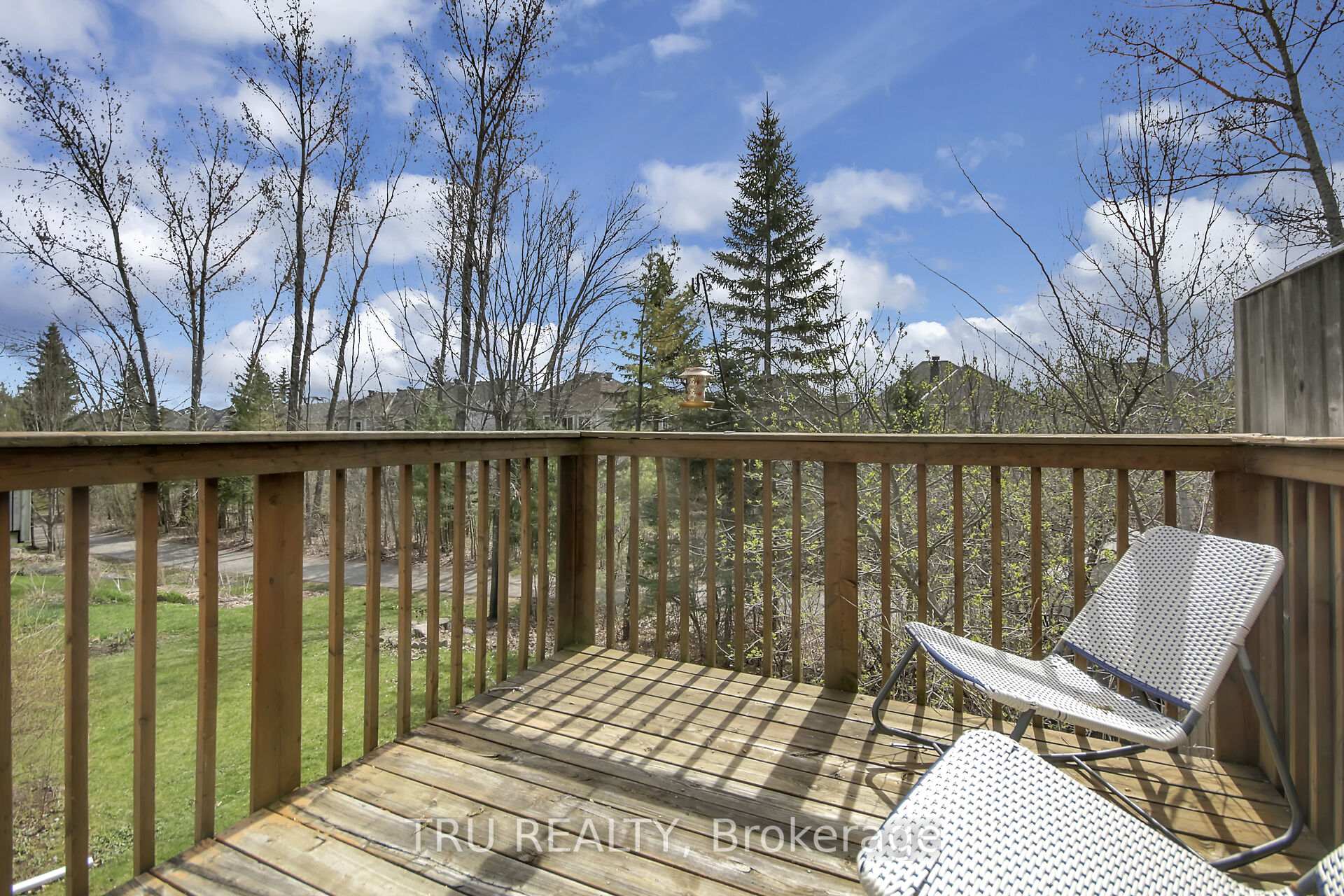 Photo 17 of 33 Highmont Court, Ottawa, Kanata - Kanata Lakes/Heritage Hills — HOMEH