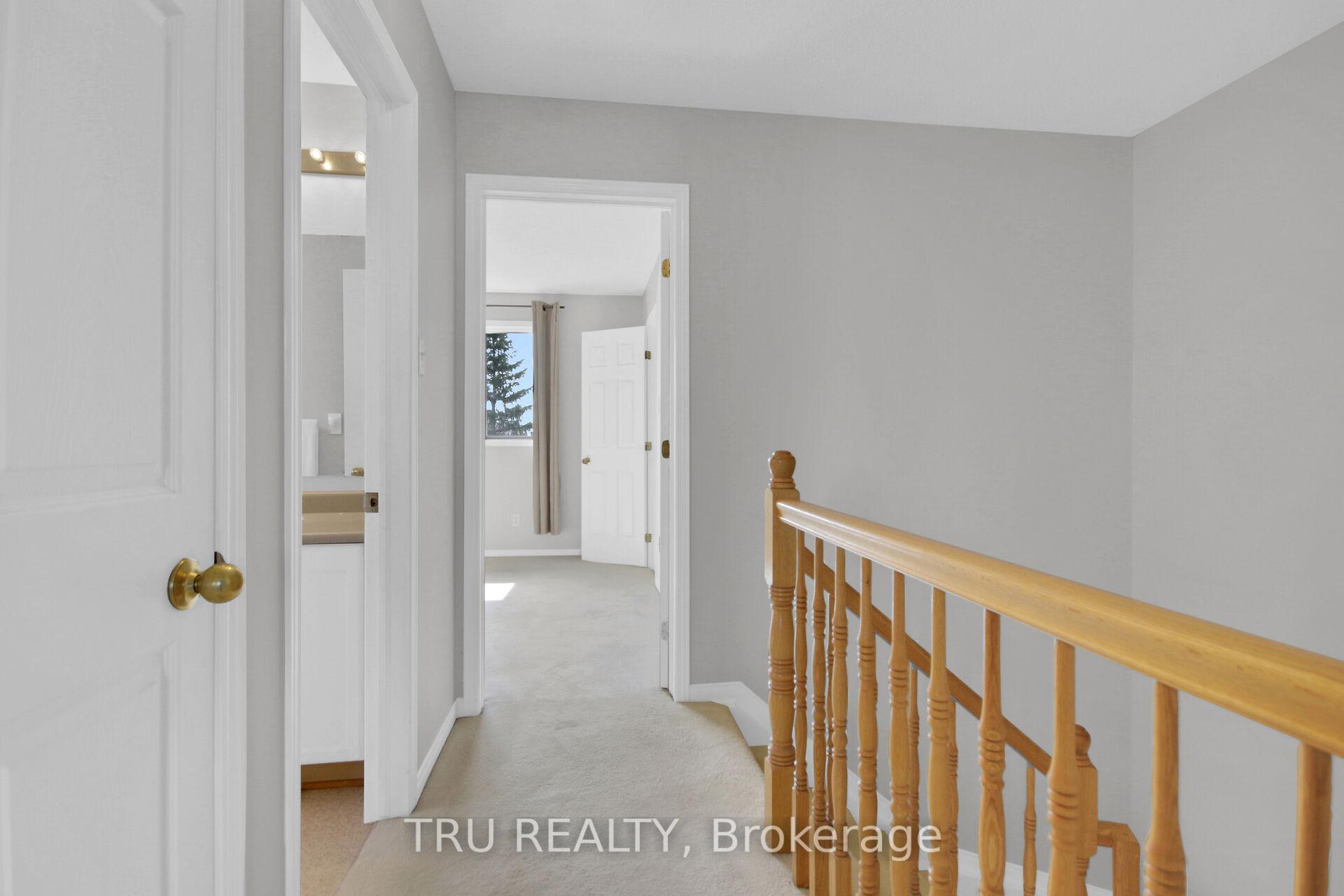 Photo 19 of 33 Highmont Court, Ottawa, Kanata - Kanata Lakes/Heritage Hills — HOMEH