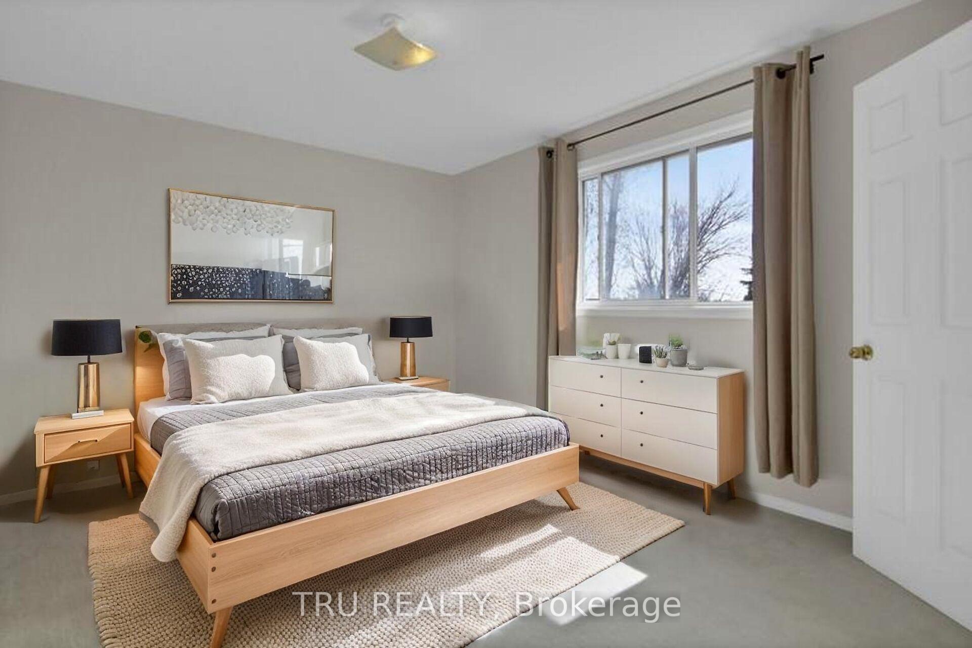 Photo 20 of 33 Highmont Court, Ottawa, Kanata - Kanata Lakes/Heritage Hills — HOMEH