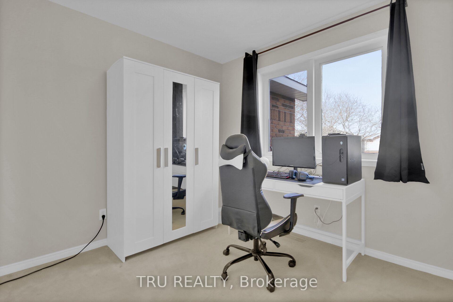 Photo 24 of 33 Highmont Court, Ottawa, Kanata - Kanata Lakes/Heritage Hills — HOMEH