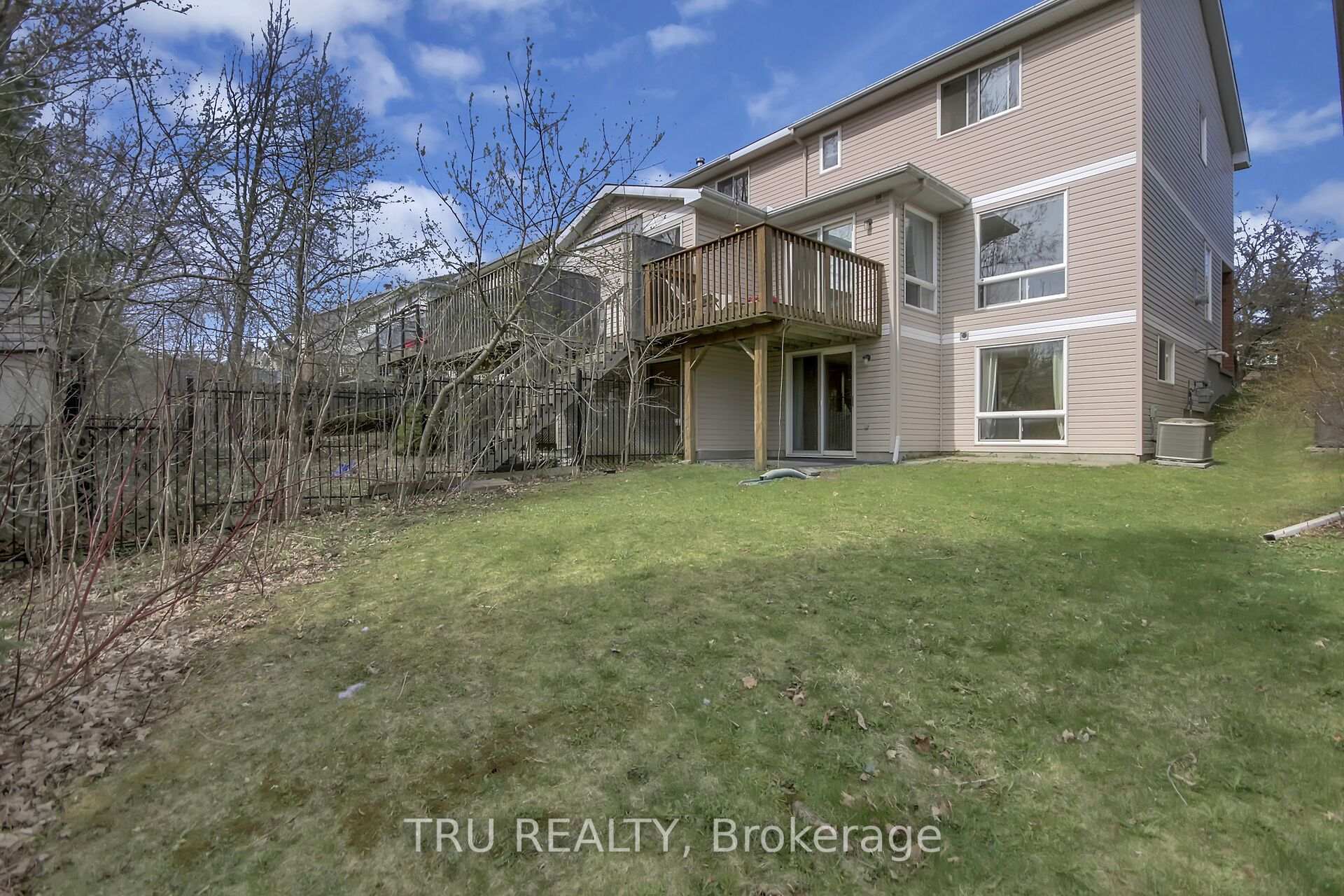 Photo 30 of 33 Highmont Court, Ottawa, Kanata - Kanata Lakes/Heritage Hills — HOMEH