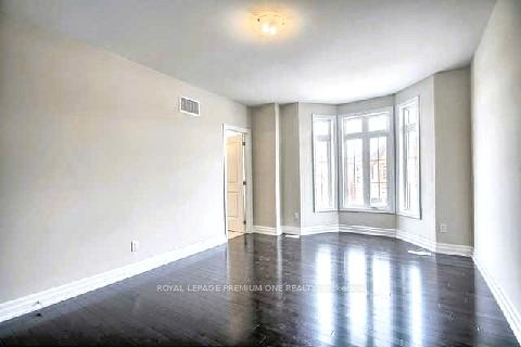 Photo 12 of 7 Robert Berry Crescent, King, King City — HOMEH