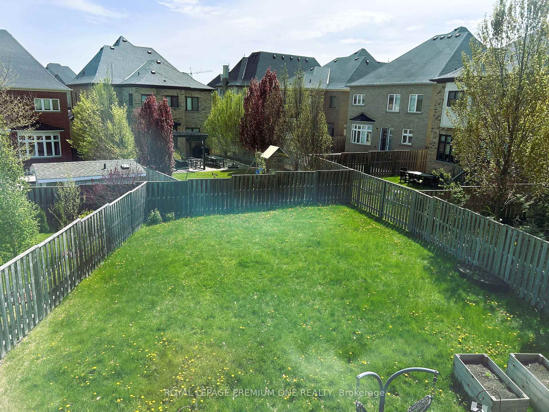 Photo 16 of 7 Robert Berry Crescent, King, King City — HOMEH