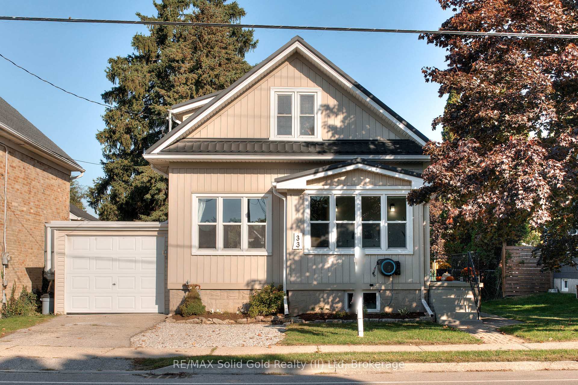 Photo 3 of 33 Bloomingdale Road N, Kitchener — HOMEH