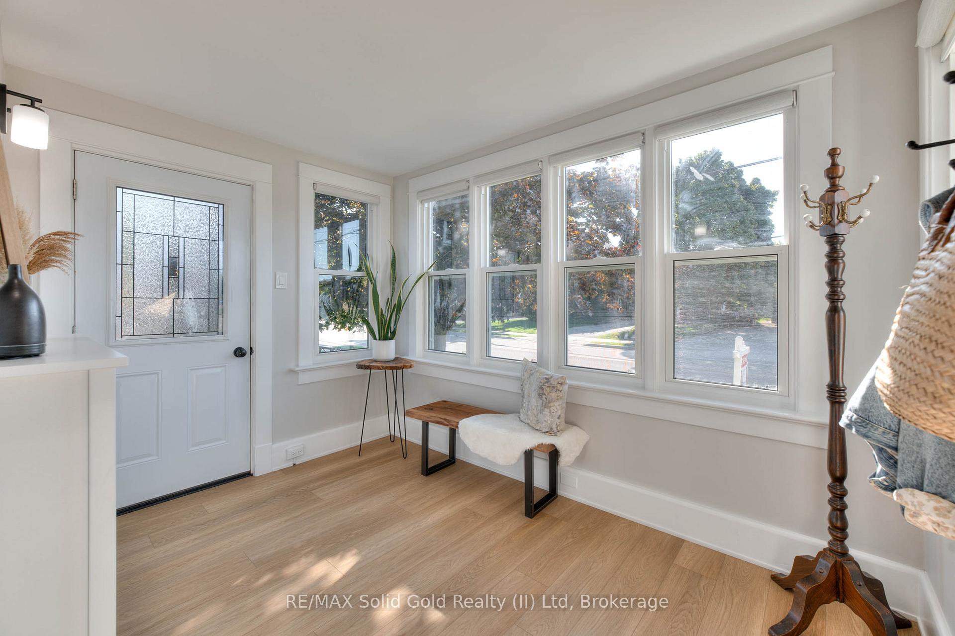 Photo 8 of 33 Bloomingdale Road N, Kitchener — HOMEH
