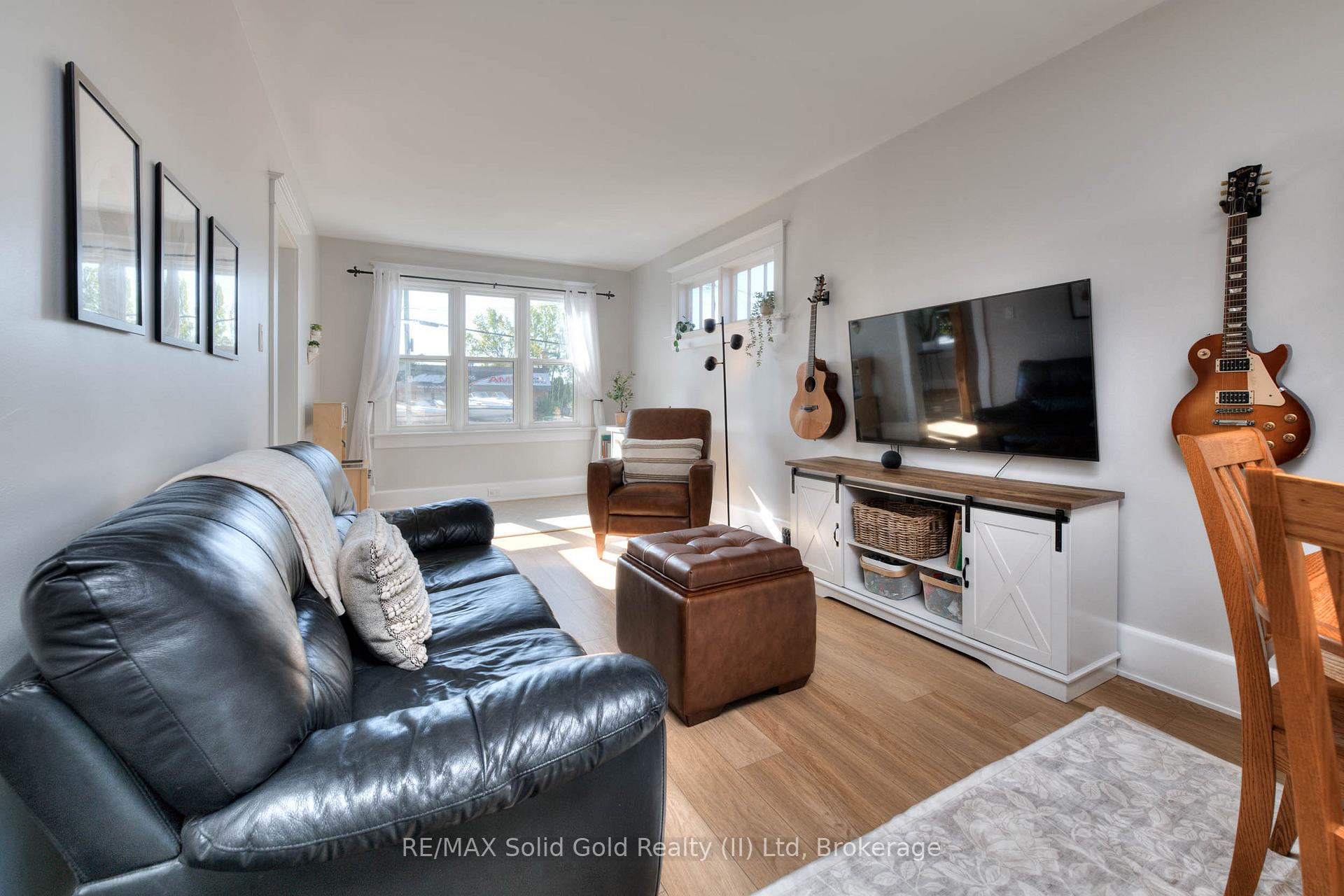 Photo 11 of 33 Bloomingdale Road N, Kitchener — HOMEH