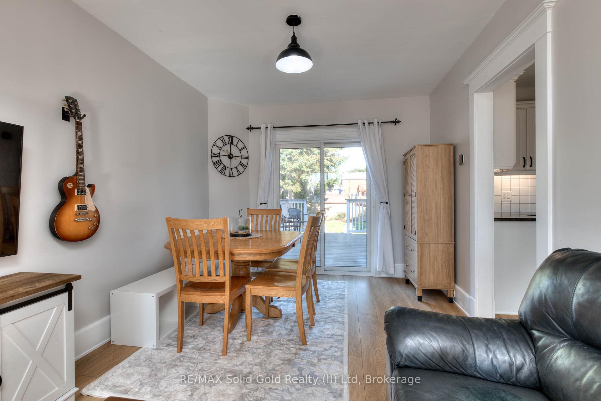 Photo 14 of 33 Bloomingdale Road N, Kitchener — HOMEH