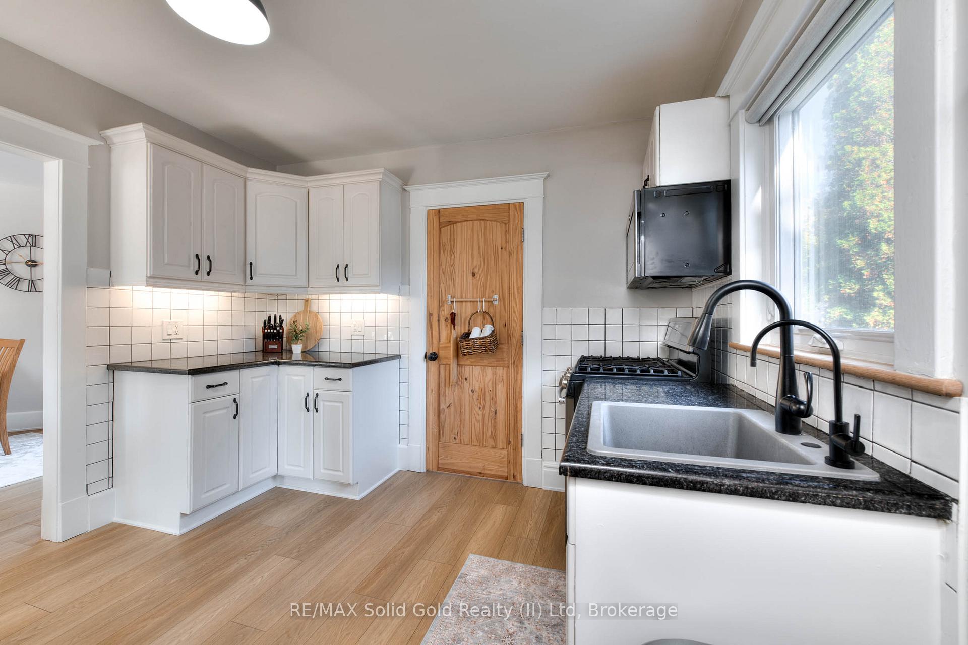 Photo 15 of 33 Bloomingdale Road N, Kitchener — HOMEH