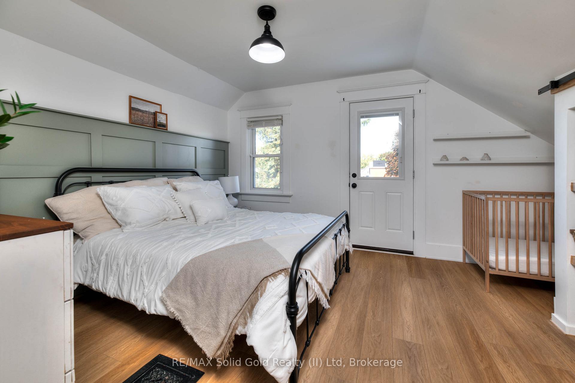 Photo 22 of 33 Bloomingdale Road N, Kitchener — HOMEH