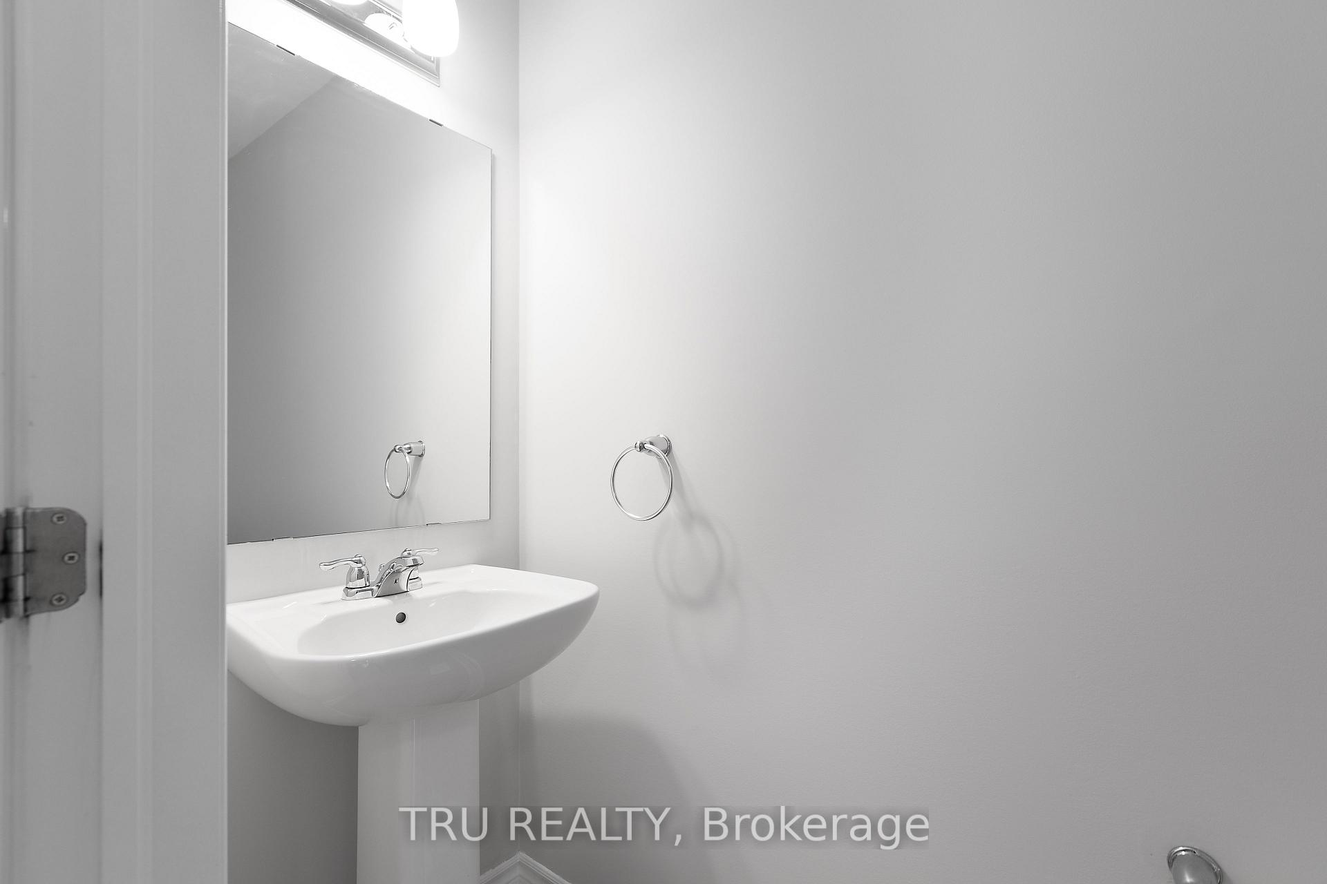 Photo 5 of 825 Brittanic Road, Ottawa, Kanata - Emerald Meadows/Trailwest — HOMEH