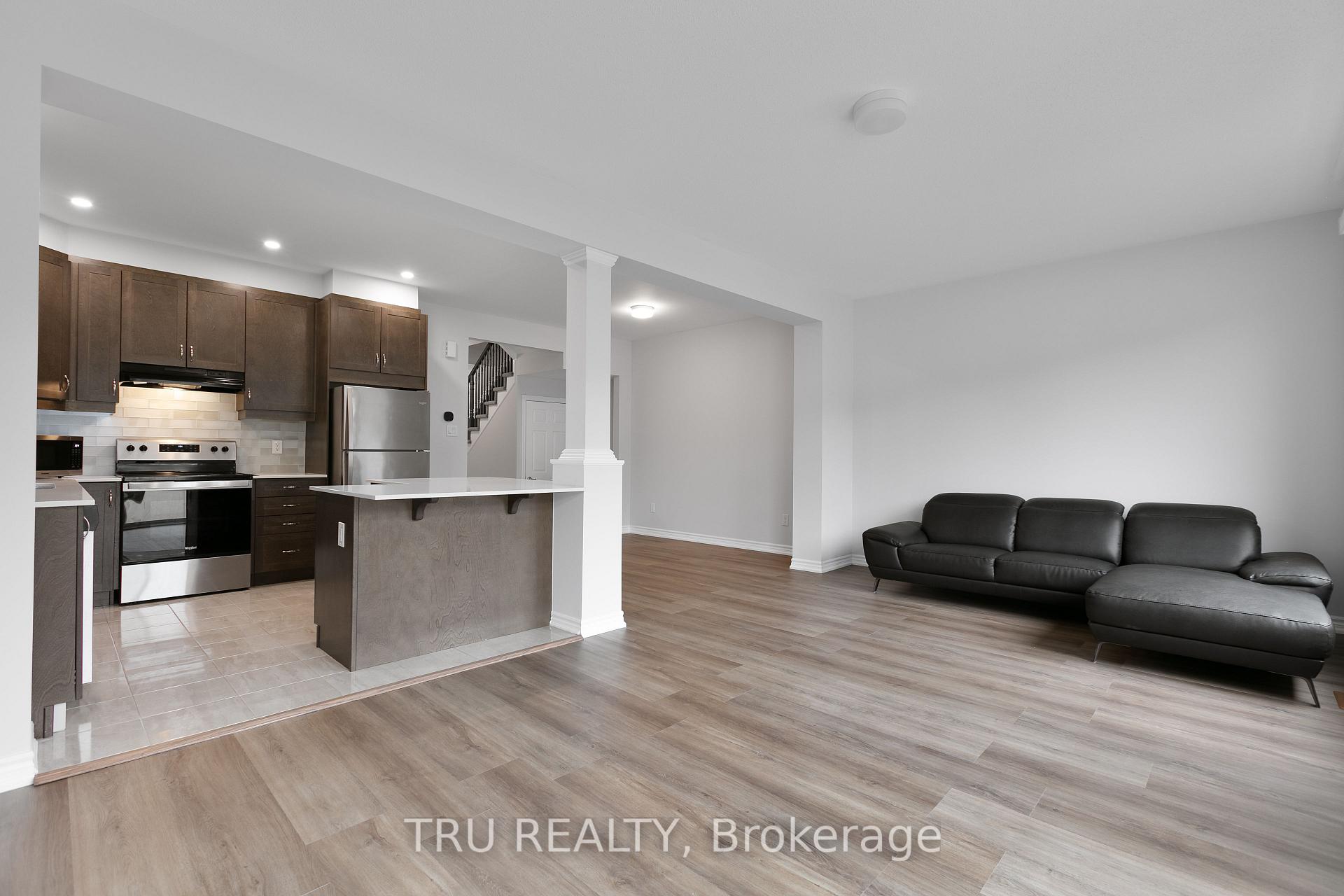 Photo 9 of 825 Brittanic Road, Ottawa, Kanata - Emerald Meadows/Trailwest — HOMEH