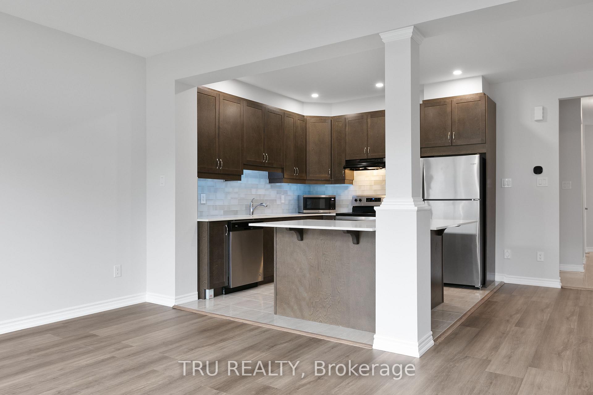 Photo 11 of 825 Brittanic Road, Ottawa, Kanata - Emerald Meadows/Trailwest — HOMEH