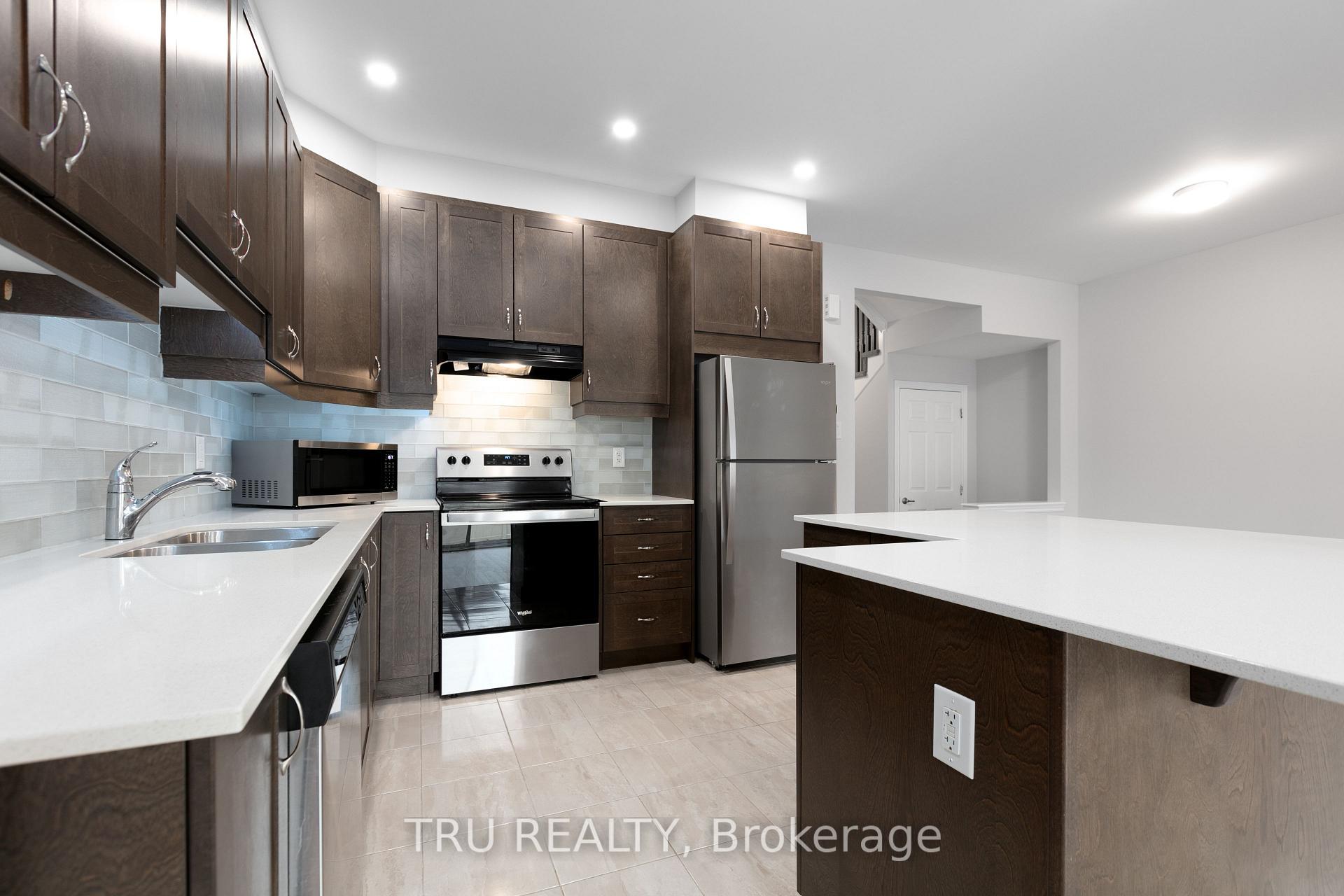 Photo 12 of 825 Brittanic Road, Ottawa, Kanata - Emerald Meadows/Trailwest — HOMEH