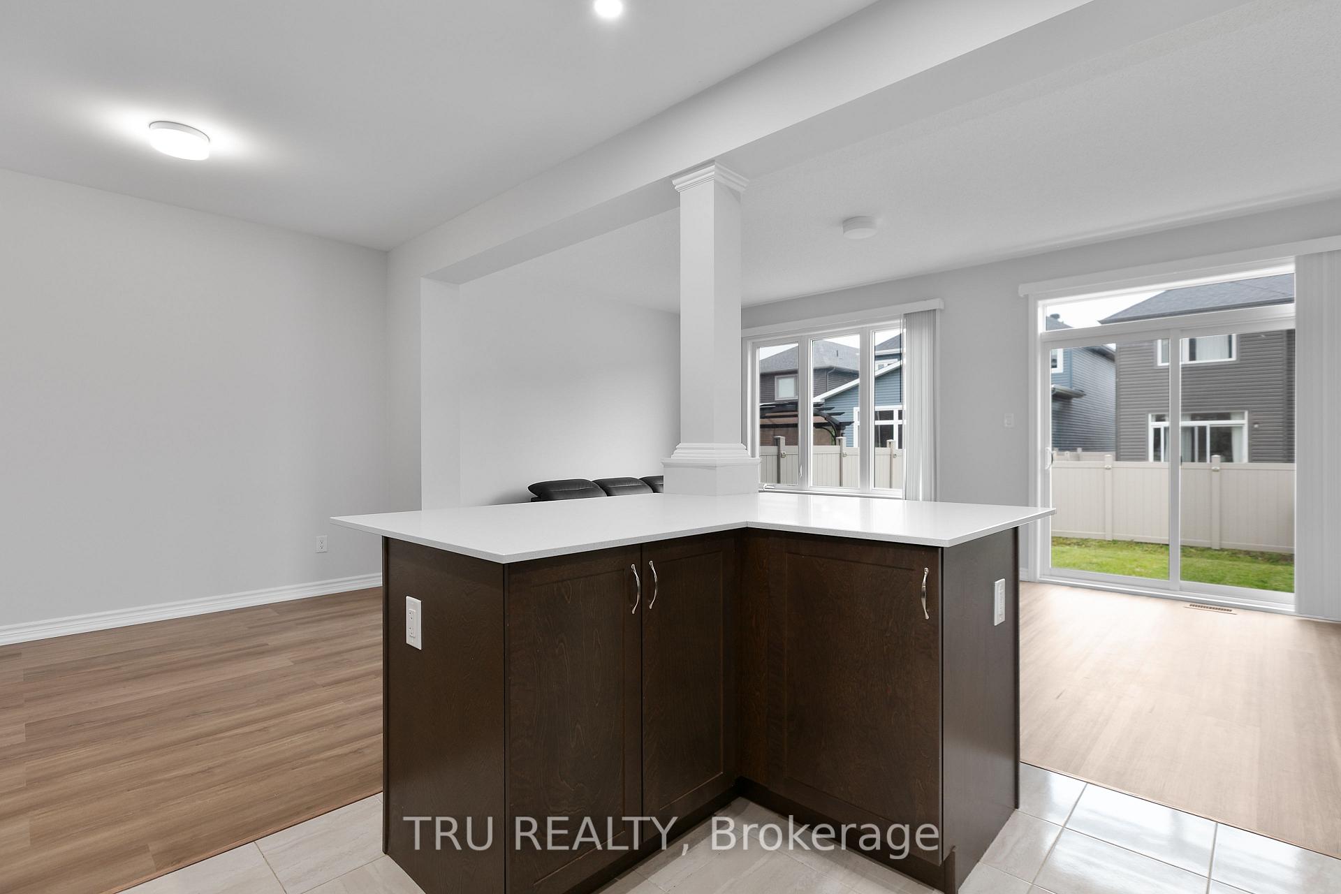 Photo 13 of 825 Brittanic Road, Ottawa, Kanata - Emerald Meadows/Trailwest — HOMEH