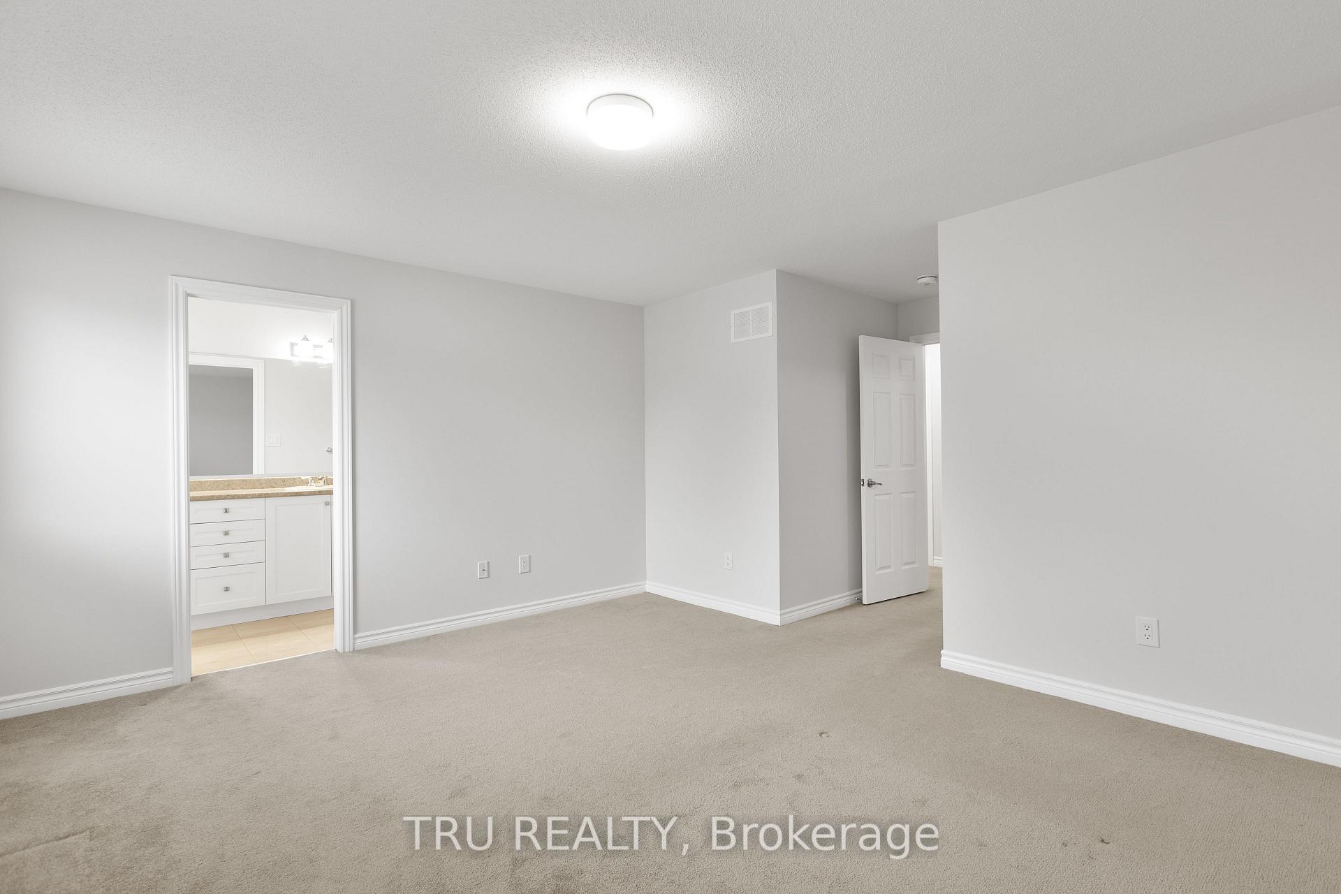 Photo 17 of 825 Brittanic Road, Ottawa, Kanata - Emerald Meadows/Trailwest — HOMEH