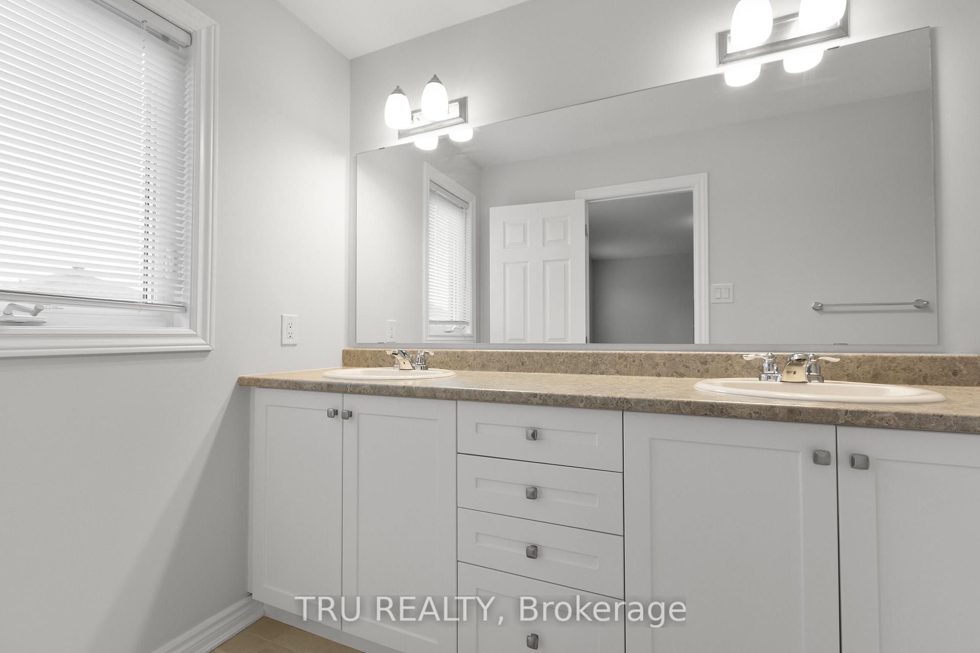 Photo 18 of 825 Brittanic Road, Ottawa, Kanata - Emerald Meadows/Trailwest — HOMEH
