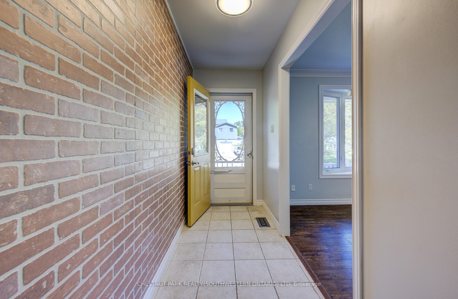 Photo 4 of Unit A, 88 Glen Lake Crescent, Kitchener — HOMEH