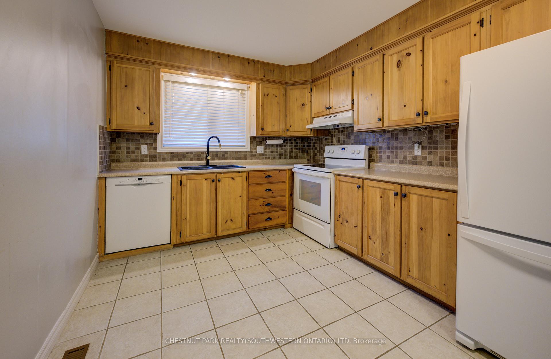 Photo 9 of Unit A, 88 Glen Lake Crescent, Kitchener — HOMEH