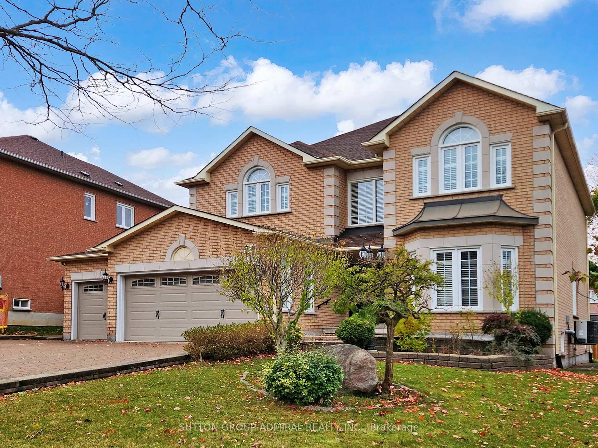 Photo 2 of 94 Reansbury Crescent, Markham, Cachet — HOMEH