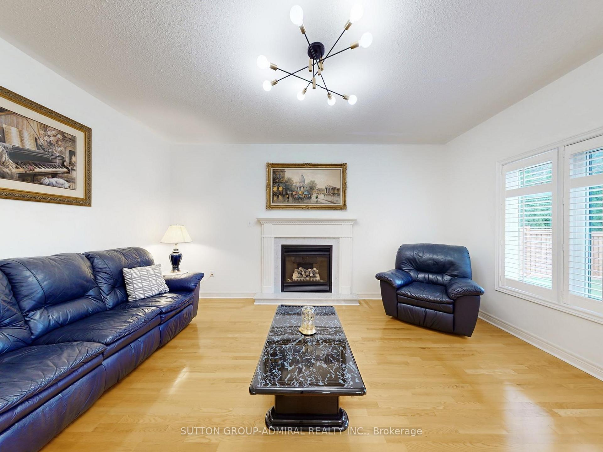 Photo 8 of 94 Reansbury Crescent, Markham, Cachet — HOMEH