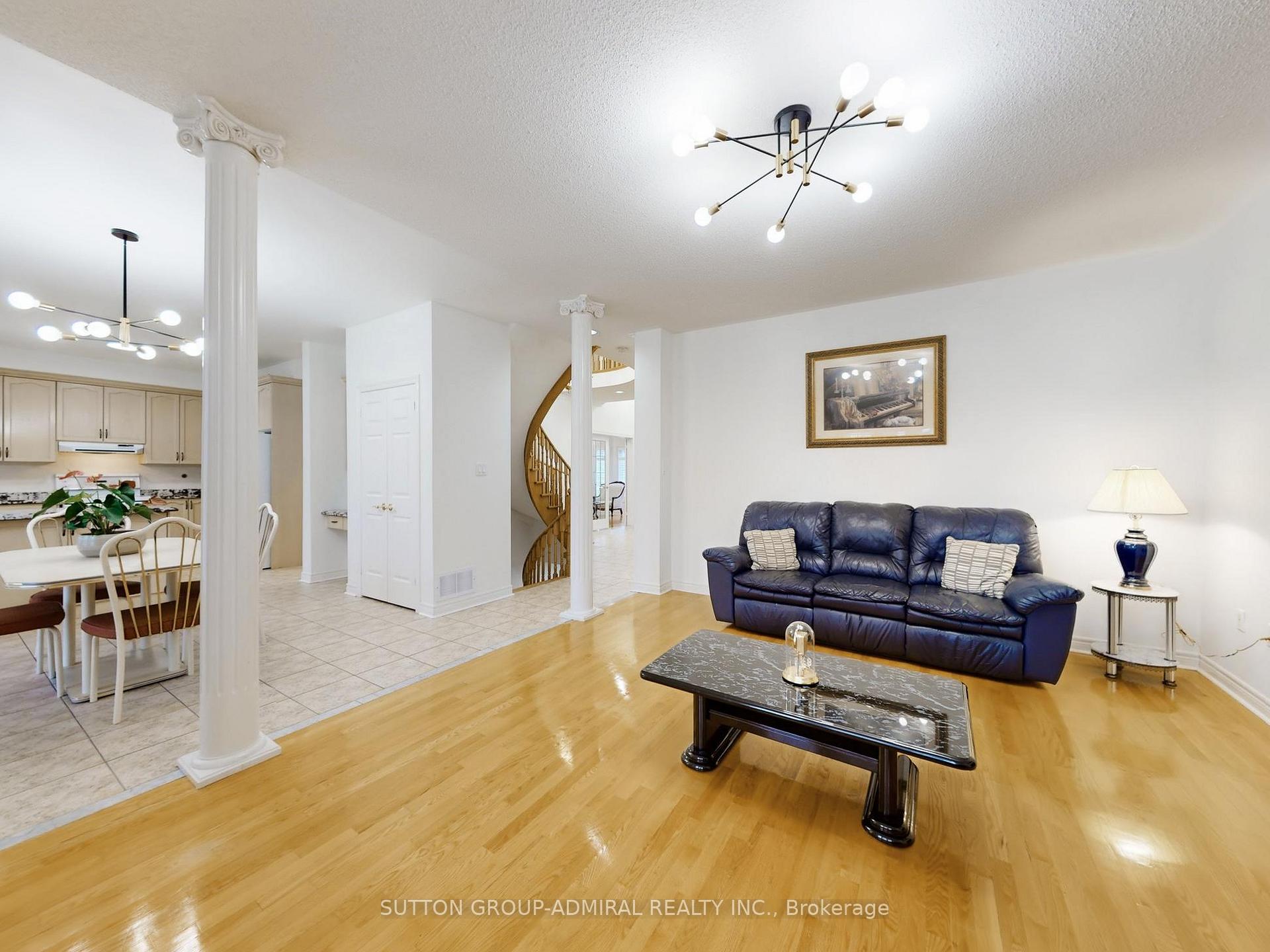 Photo 10 of 94 Reansbury Crescent, Markham, Cachet — HOMEH