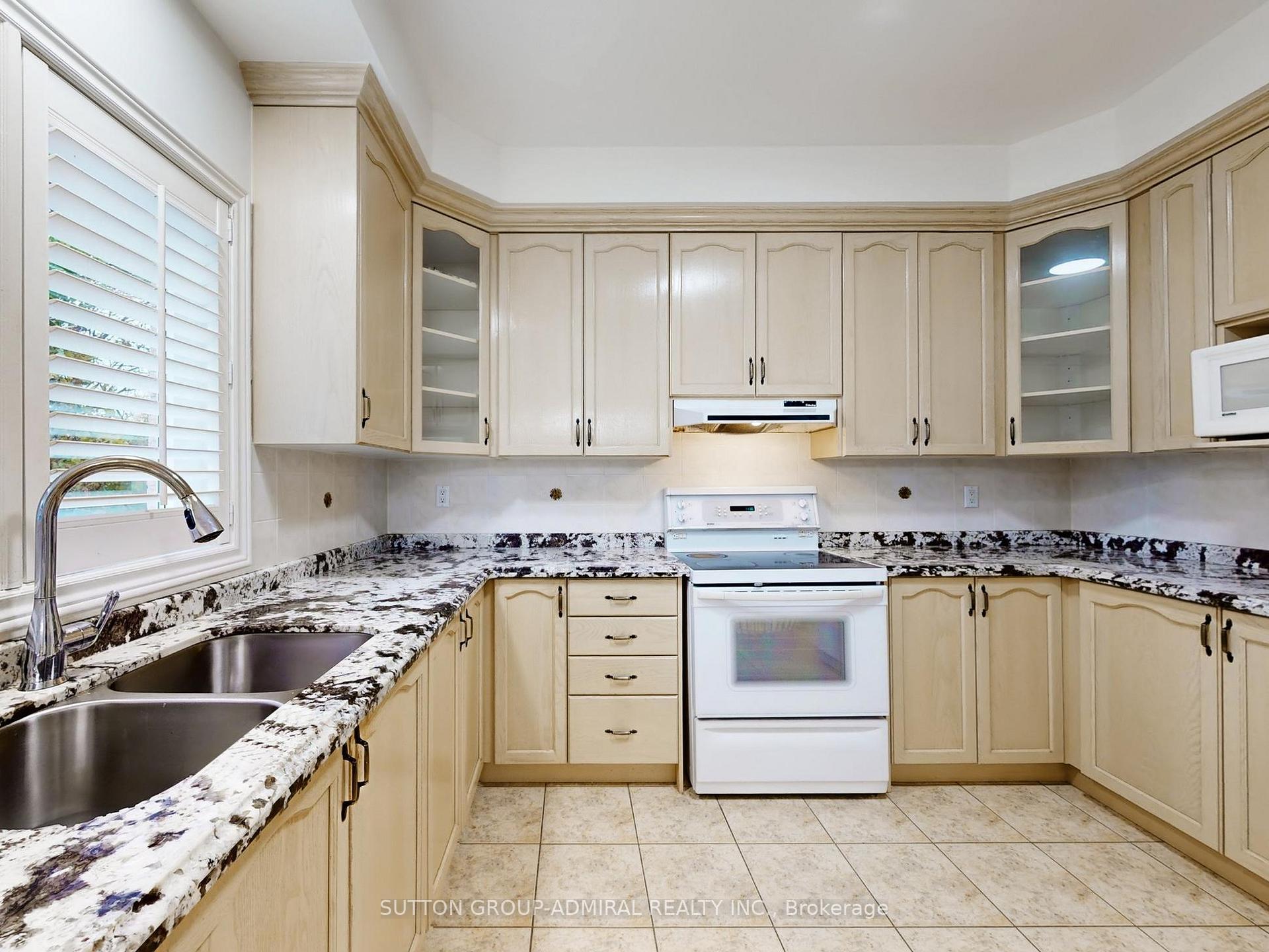 Photo 14 of 94 Reansbury Crescent, Markham, Cachet — HOMEH