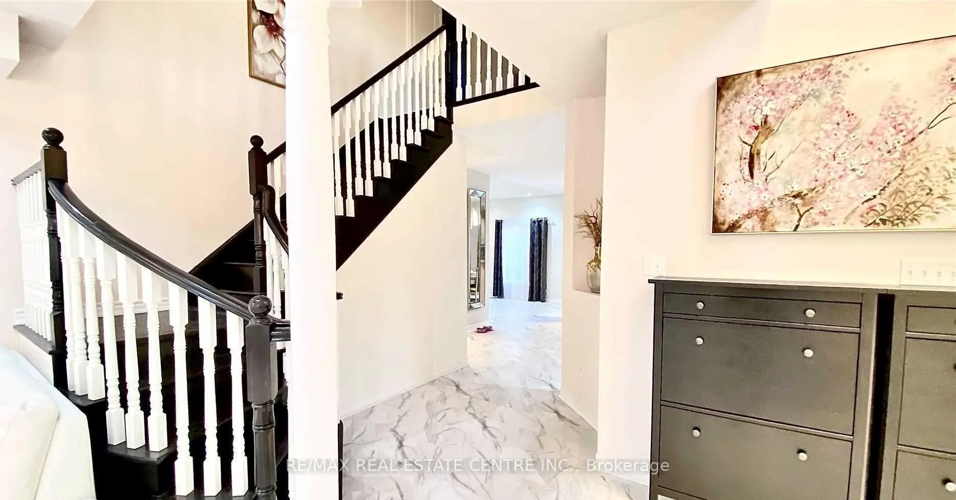 Photo 2 of 56 Islandview Way, Hamilton, Stoney Creek — HOMEH